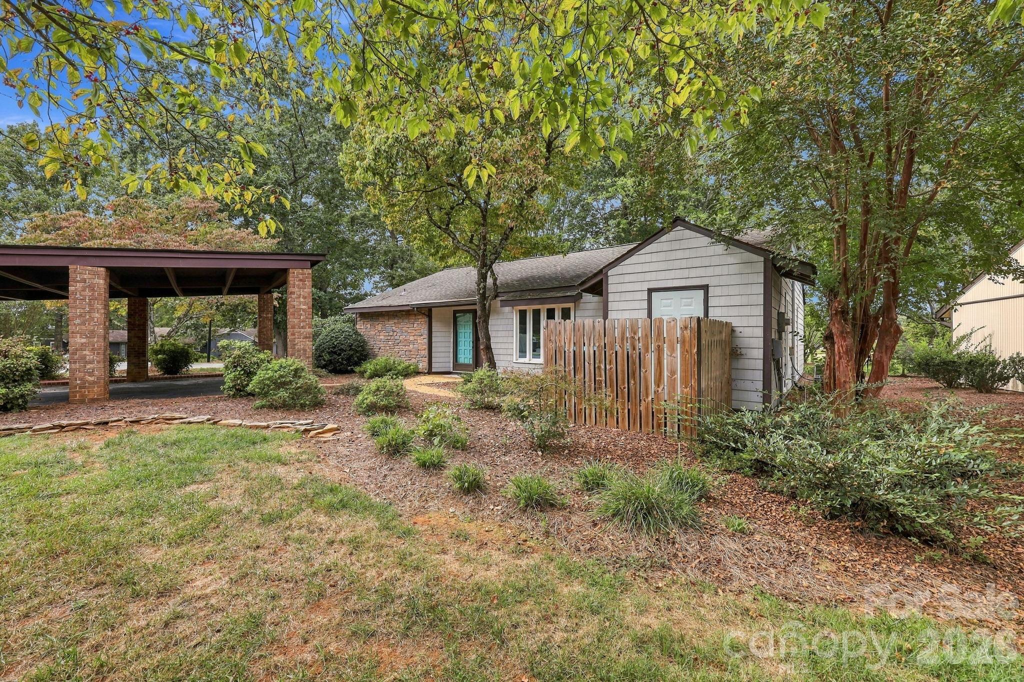 105 N Bermuda Run Drive Property Photo 1