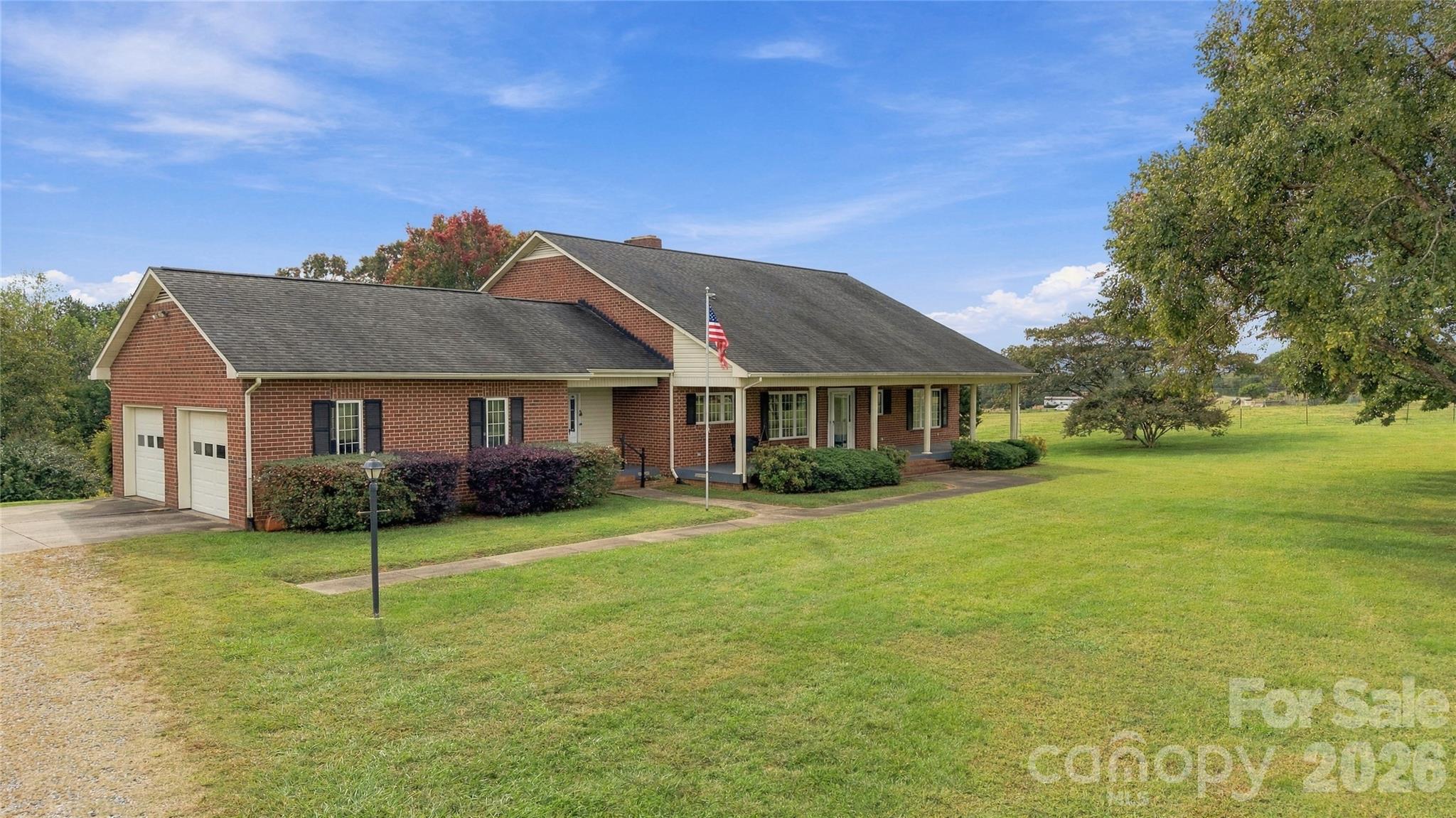 4020 Harris Creek Road Property Photo 1
