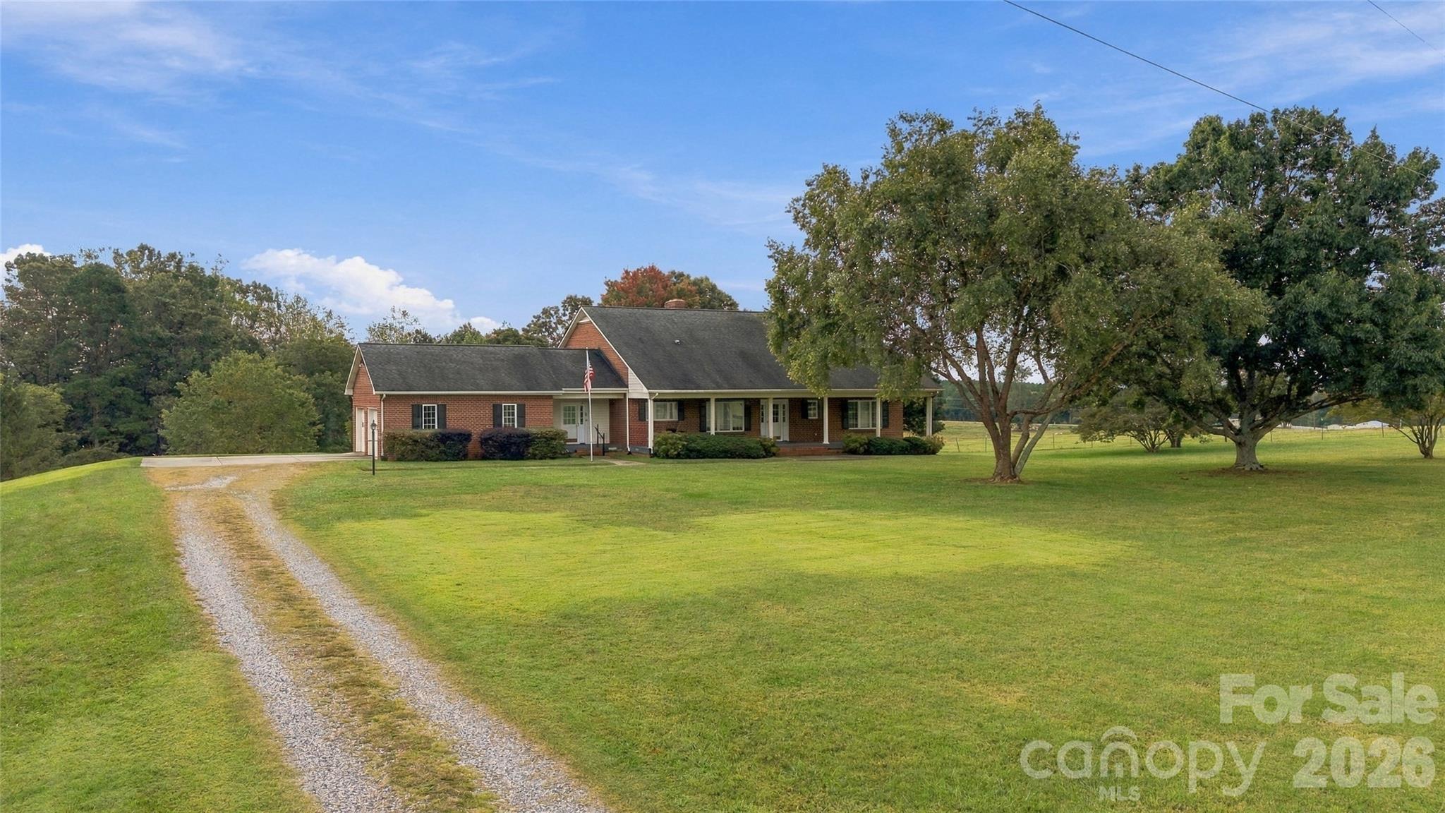 4020 Harris Creek Road Property Photo 3