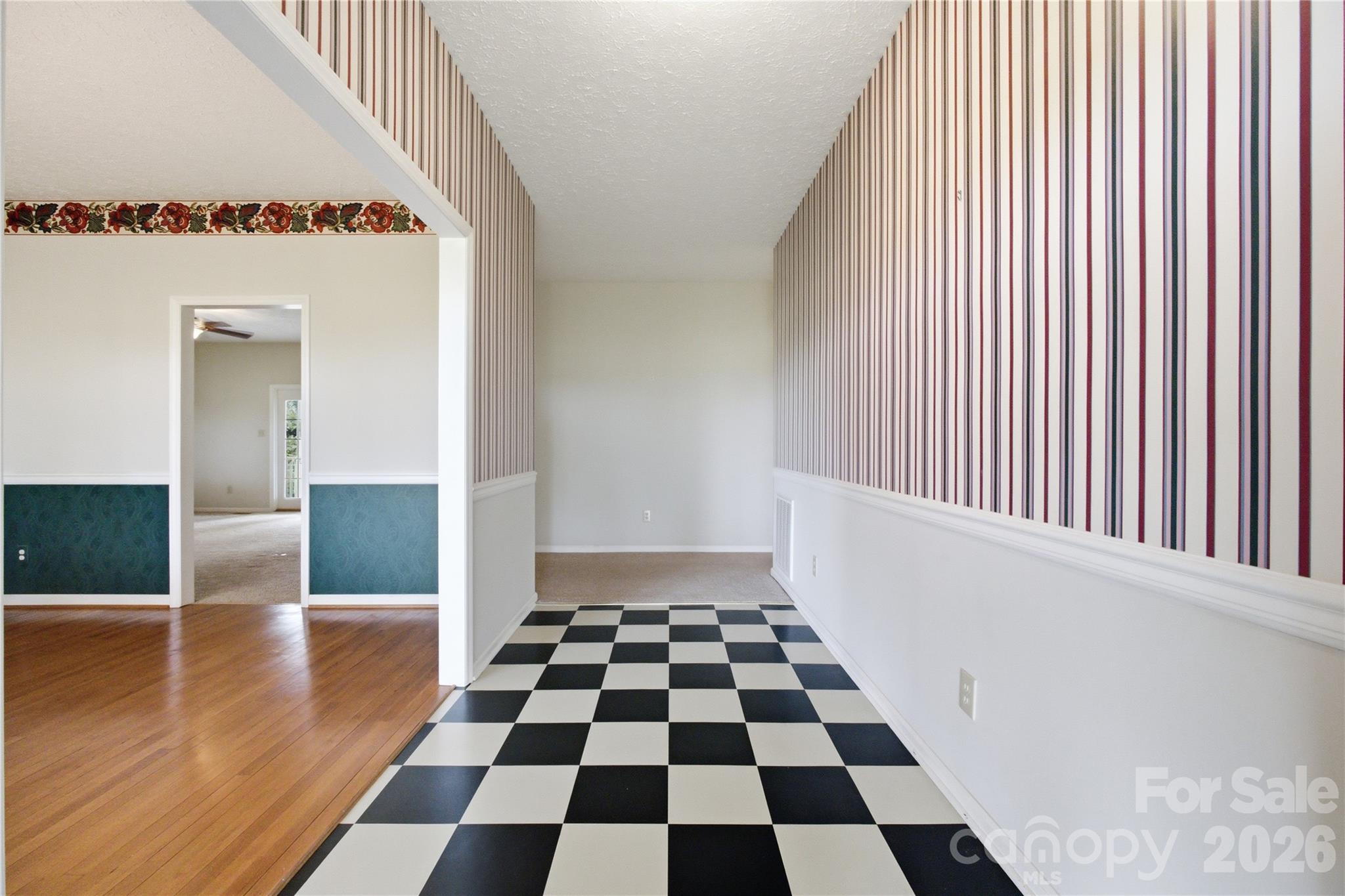 4020 Harris Creek Road Property Photo 8