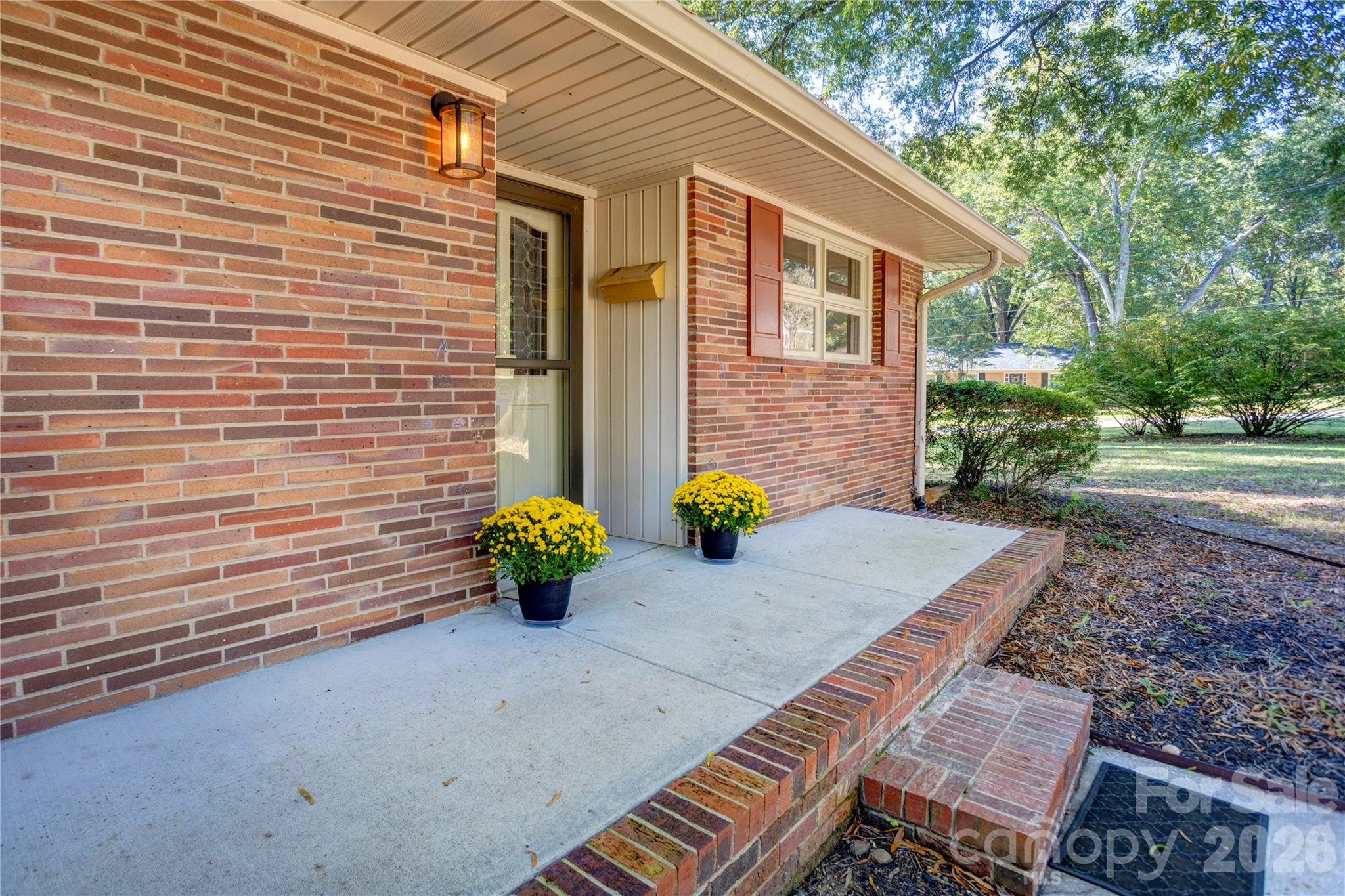 688 Grandview Drive Property Photo 5