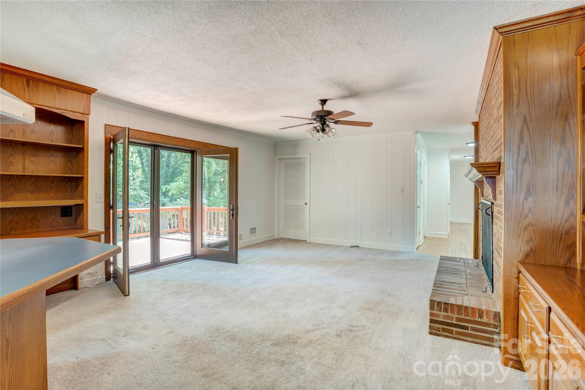 688 Grandview Drive Property Photo 11
