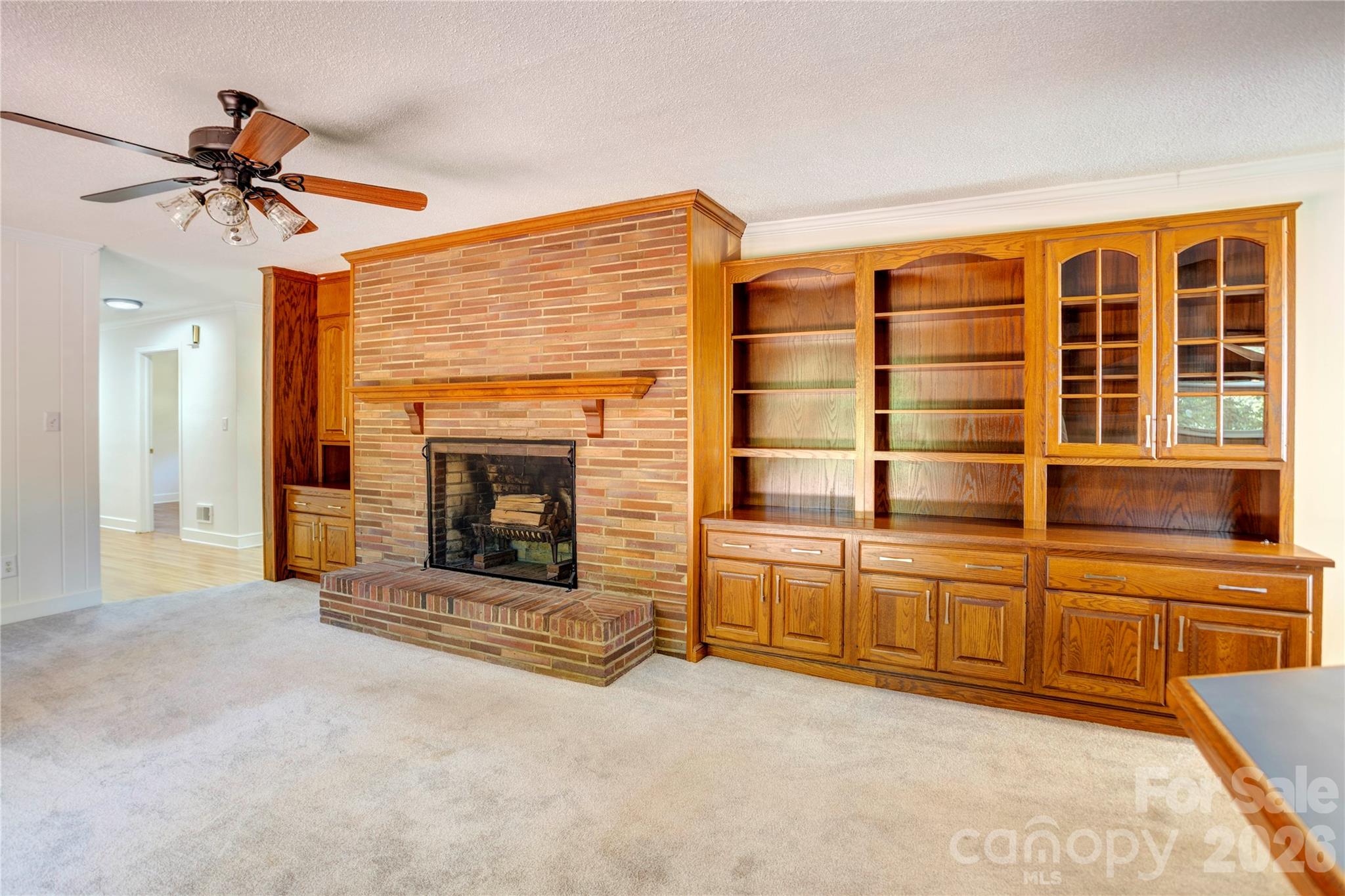 688 Grandview Drive Property Photo 12