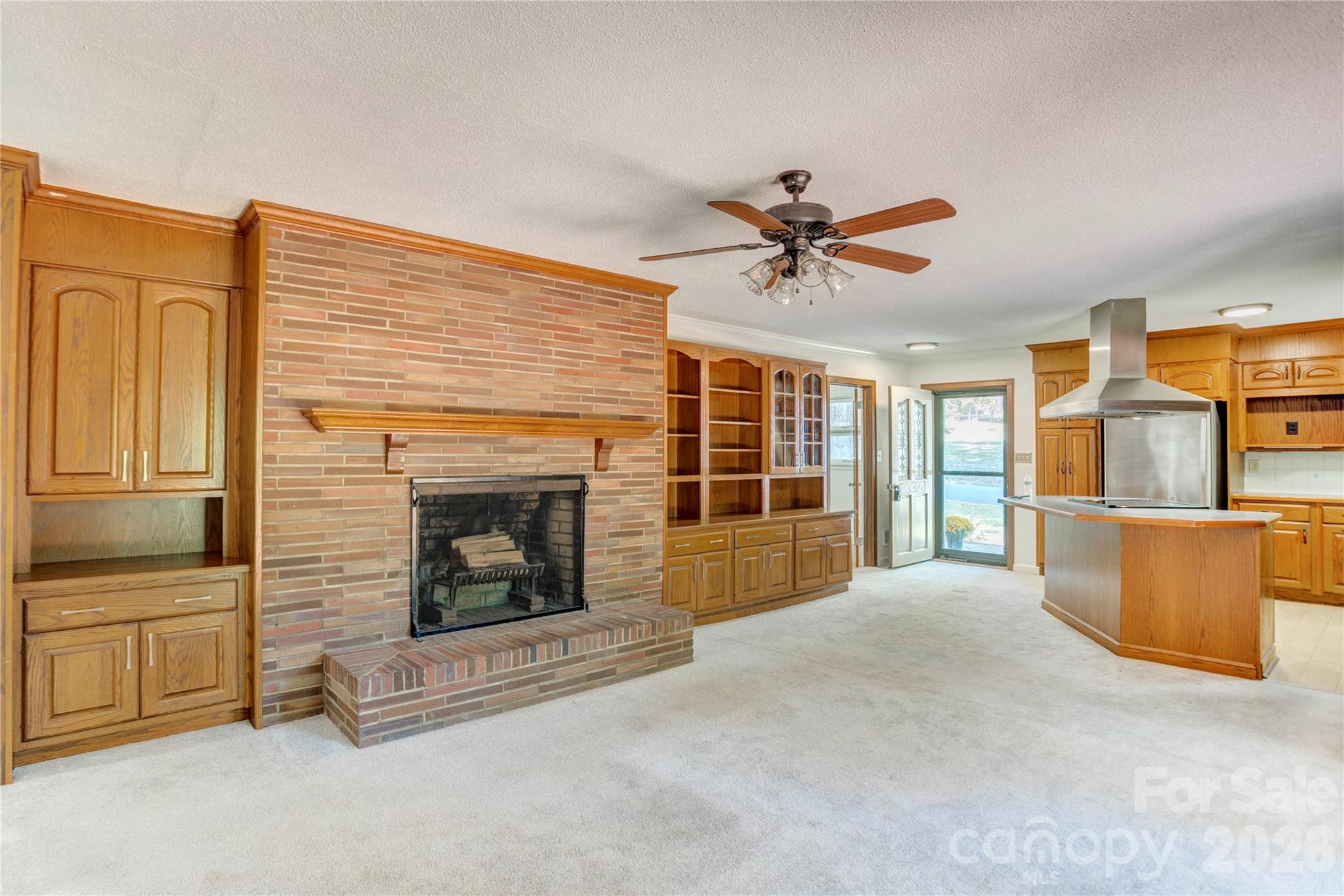 688 Grandview Drive Property Photo 13