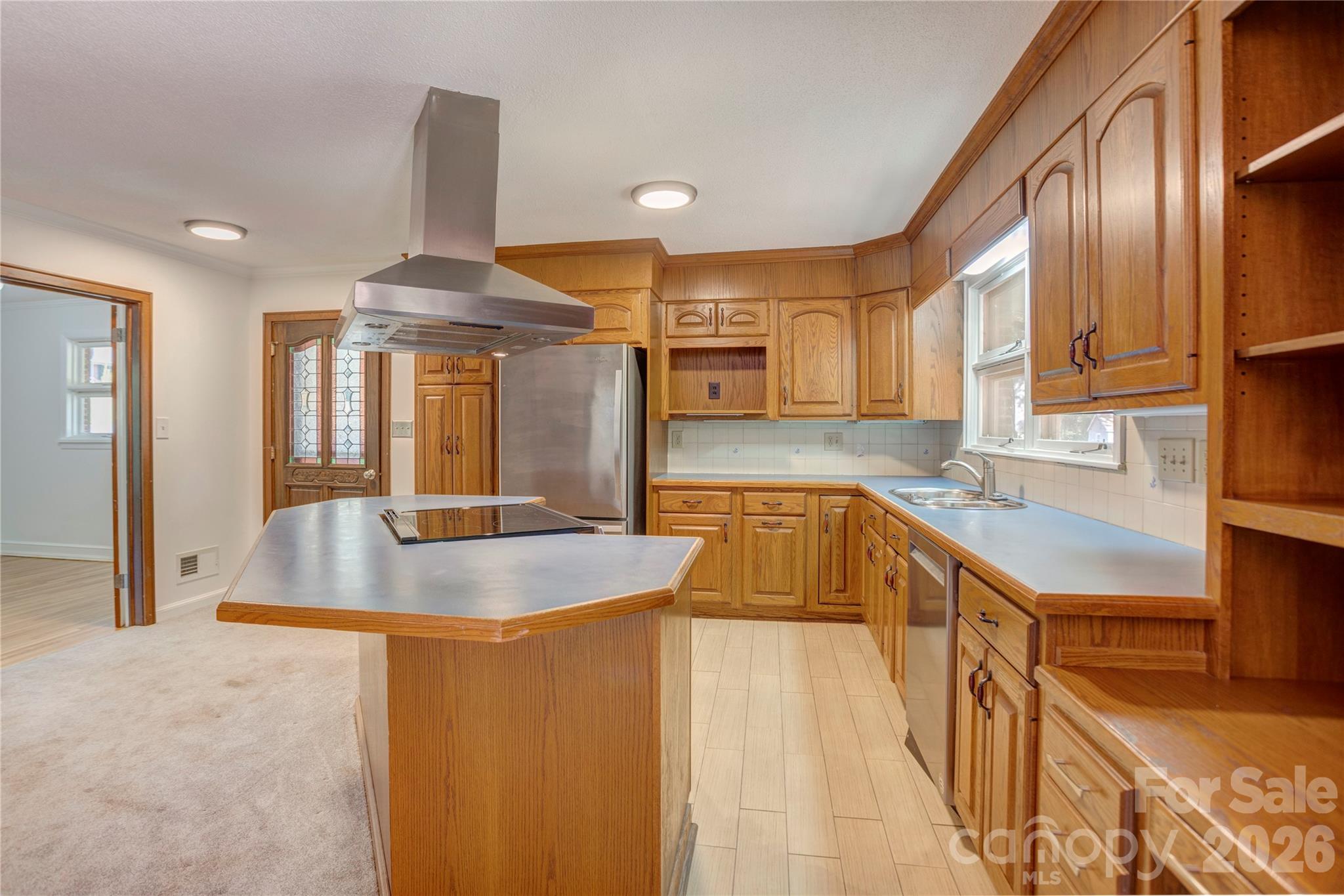 688 Grandview Drive Property Photo 19
