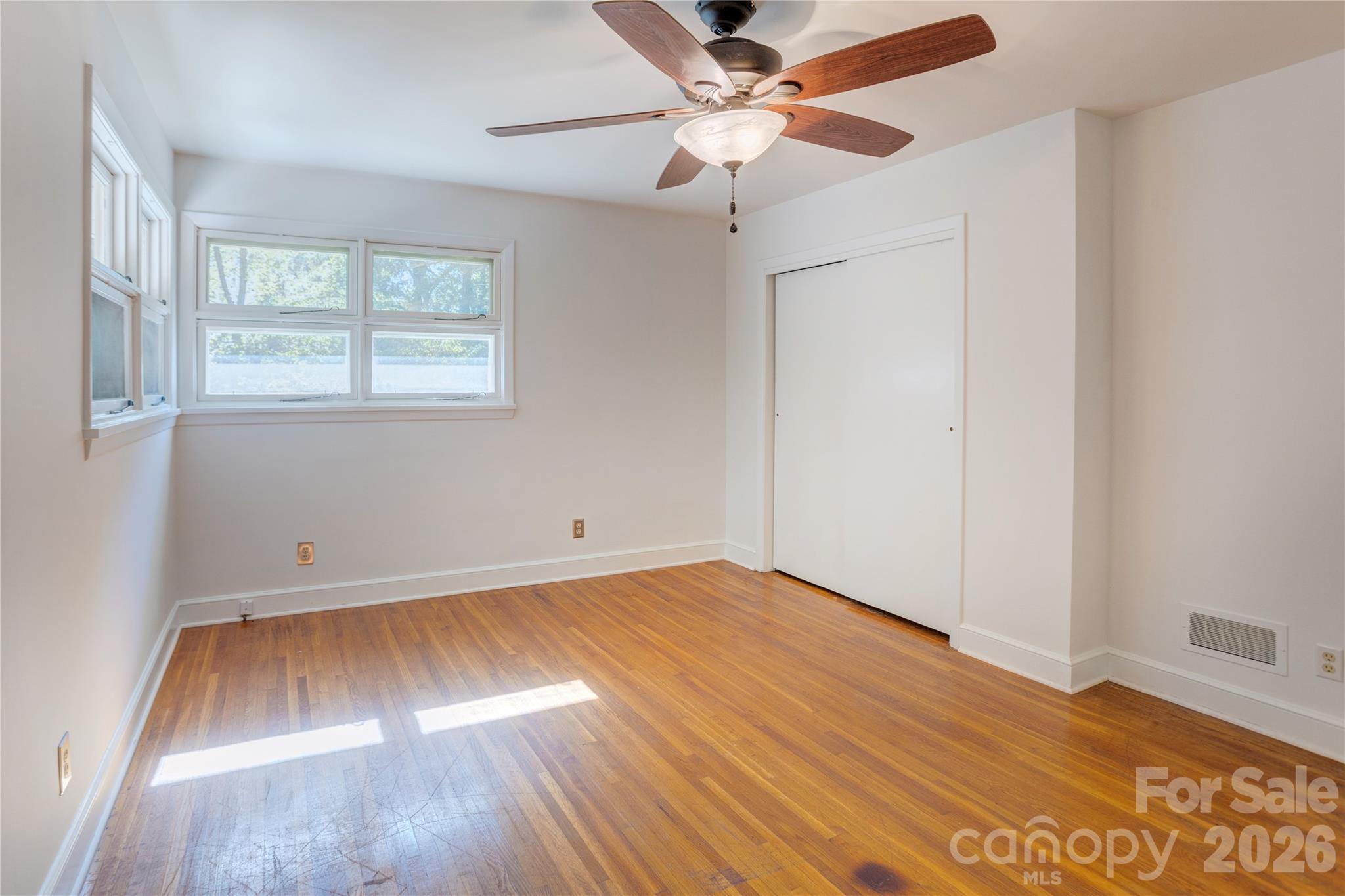 688 Grandview Drive Property Photo 25