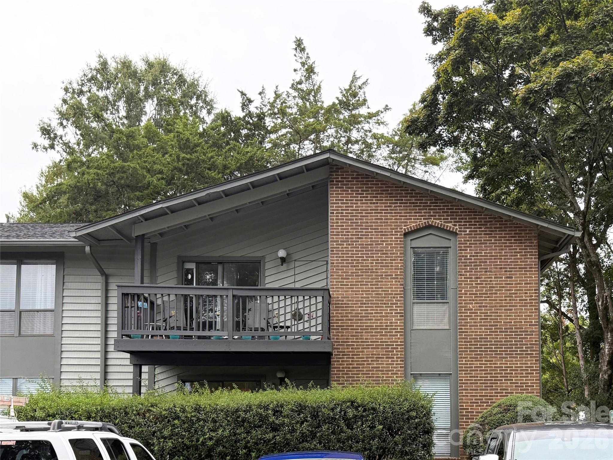 4918 Sardis Road E Property Photo 1
