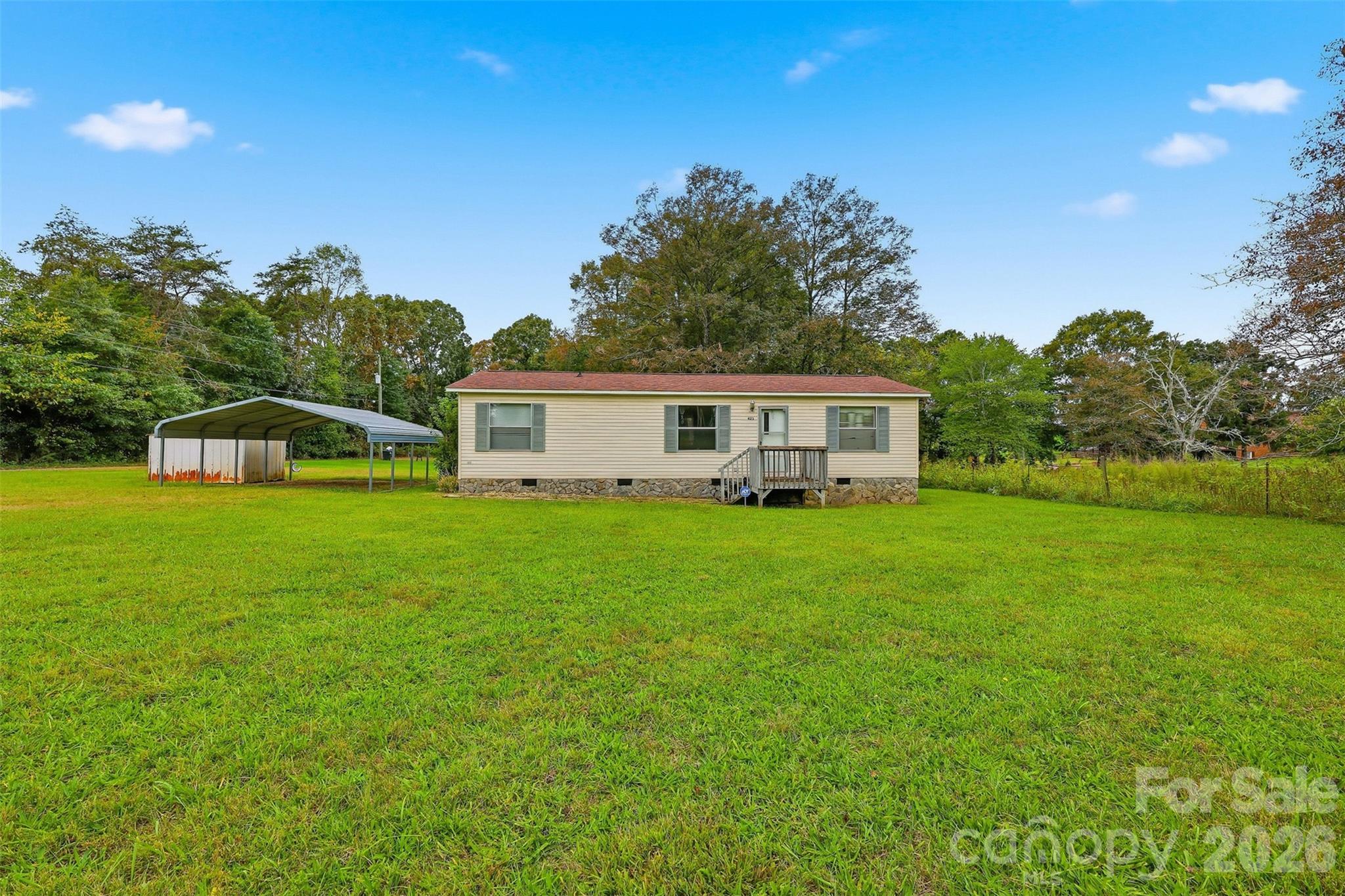 425 E Lackey Farm Road Property Photo 2