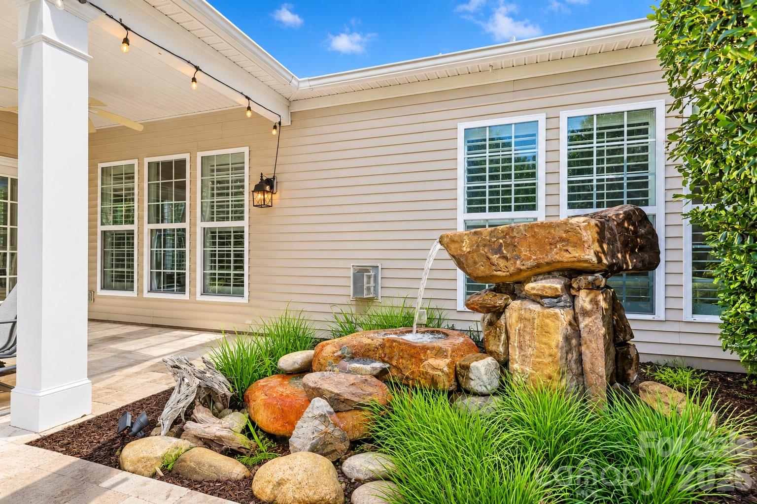 8077 Crater Lake Drive Property Photo 1