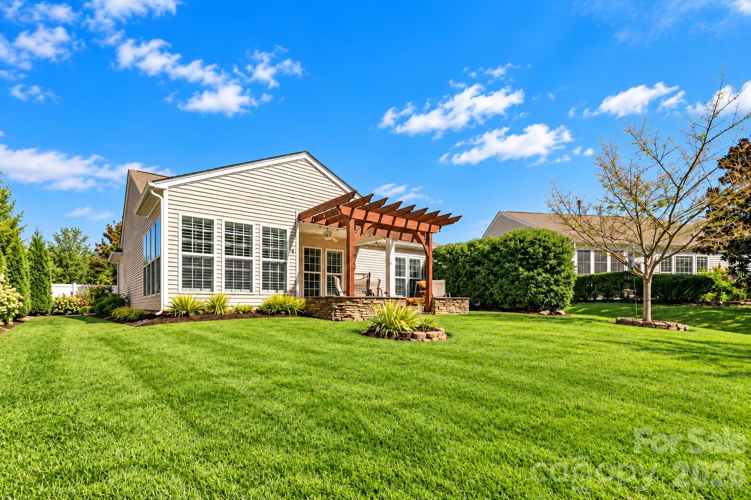 8077 Crater Lake Drive Property Photo 4