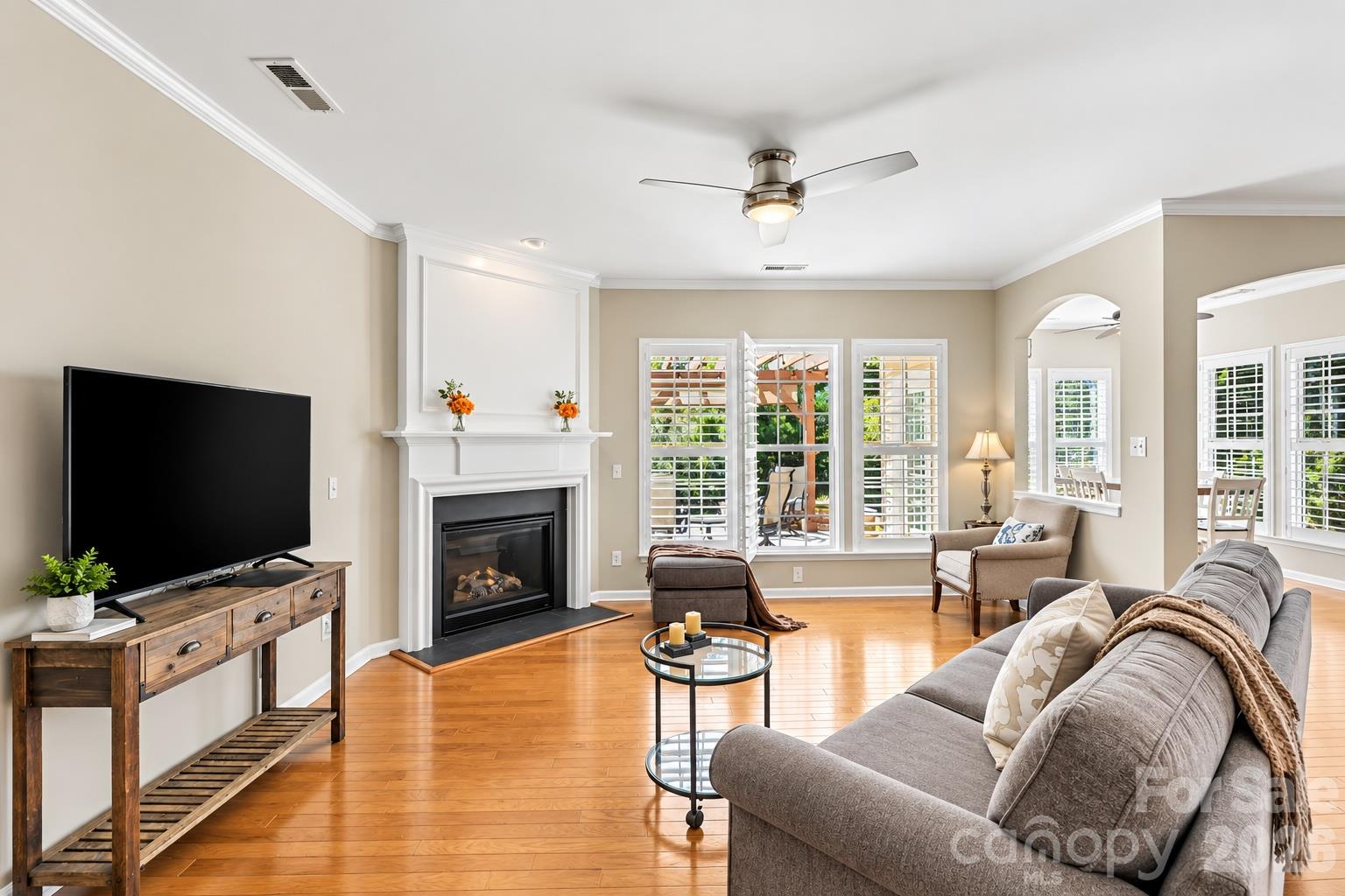 8077 Crater Lake Drive Property Photo 7