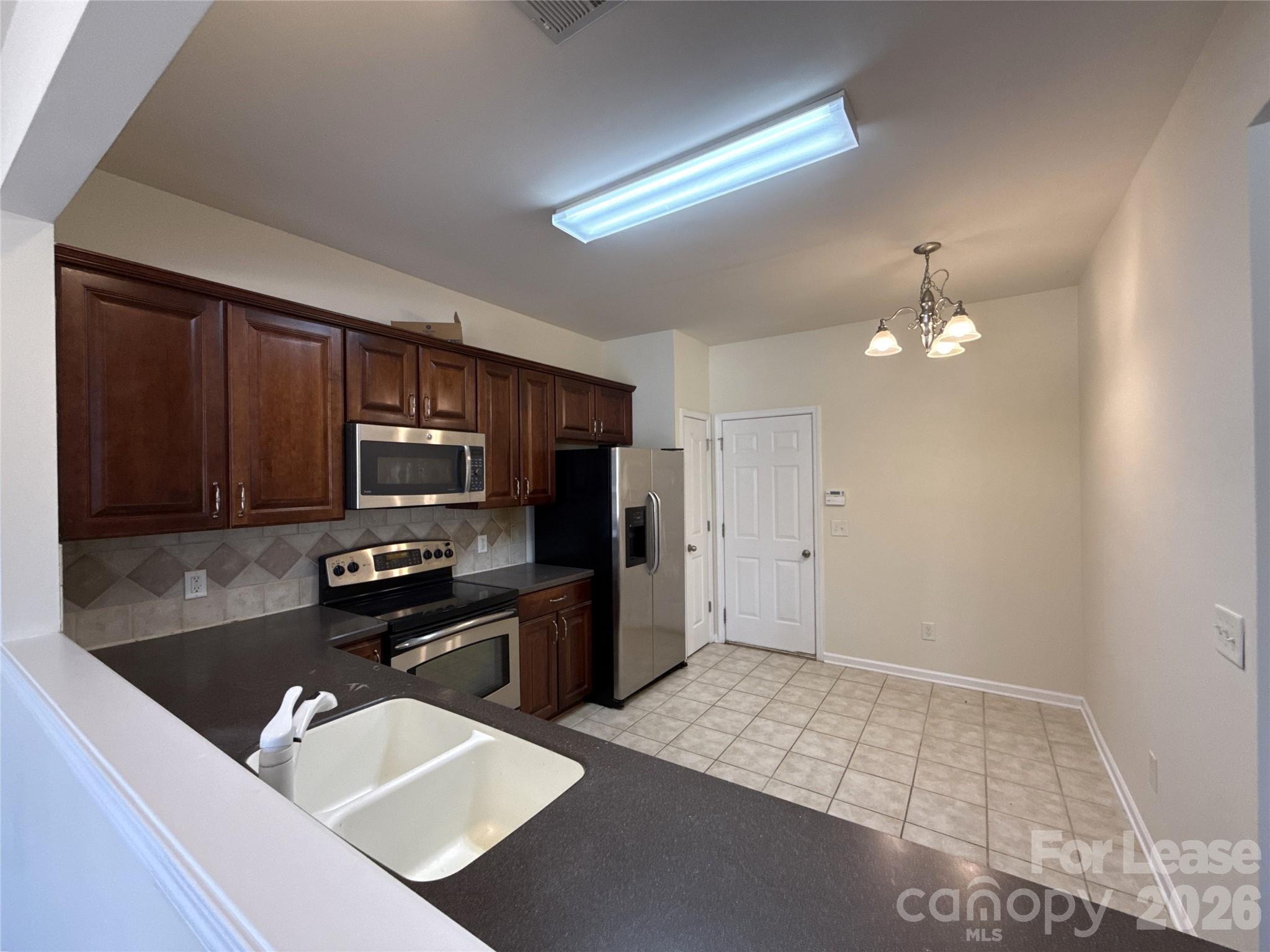 9102 Redmond Trace Road Property Photo 7