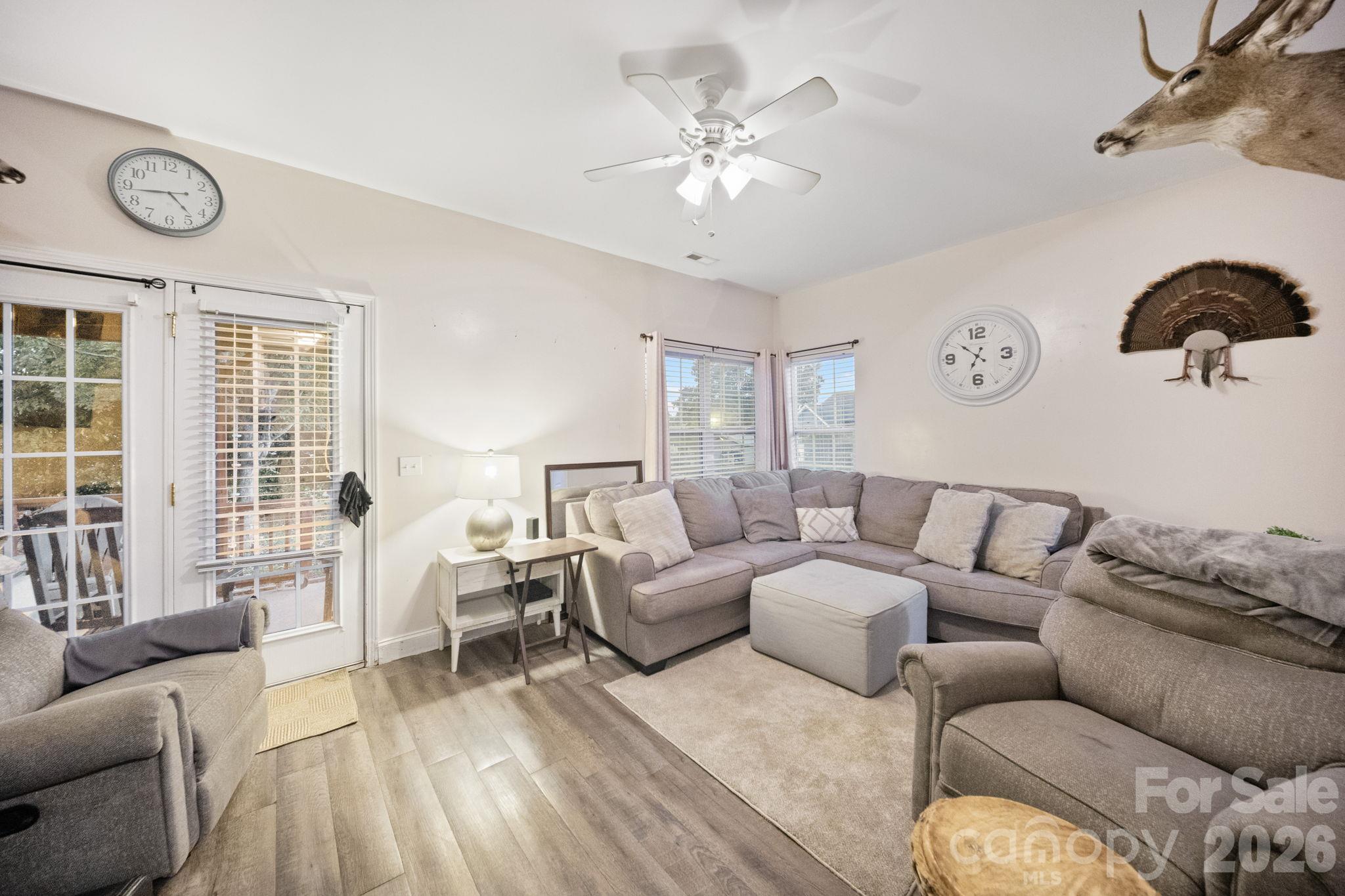 511 S Zion Street Property Photo 8