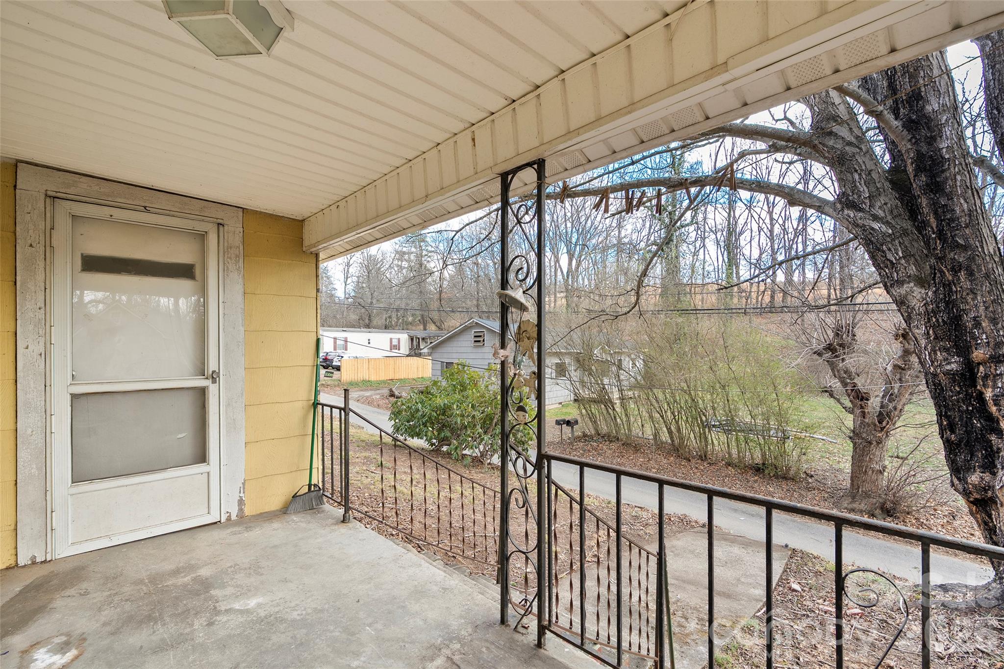75 Travis Street Property Photo 3