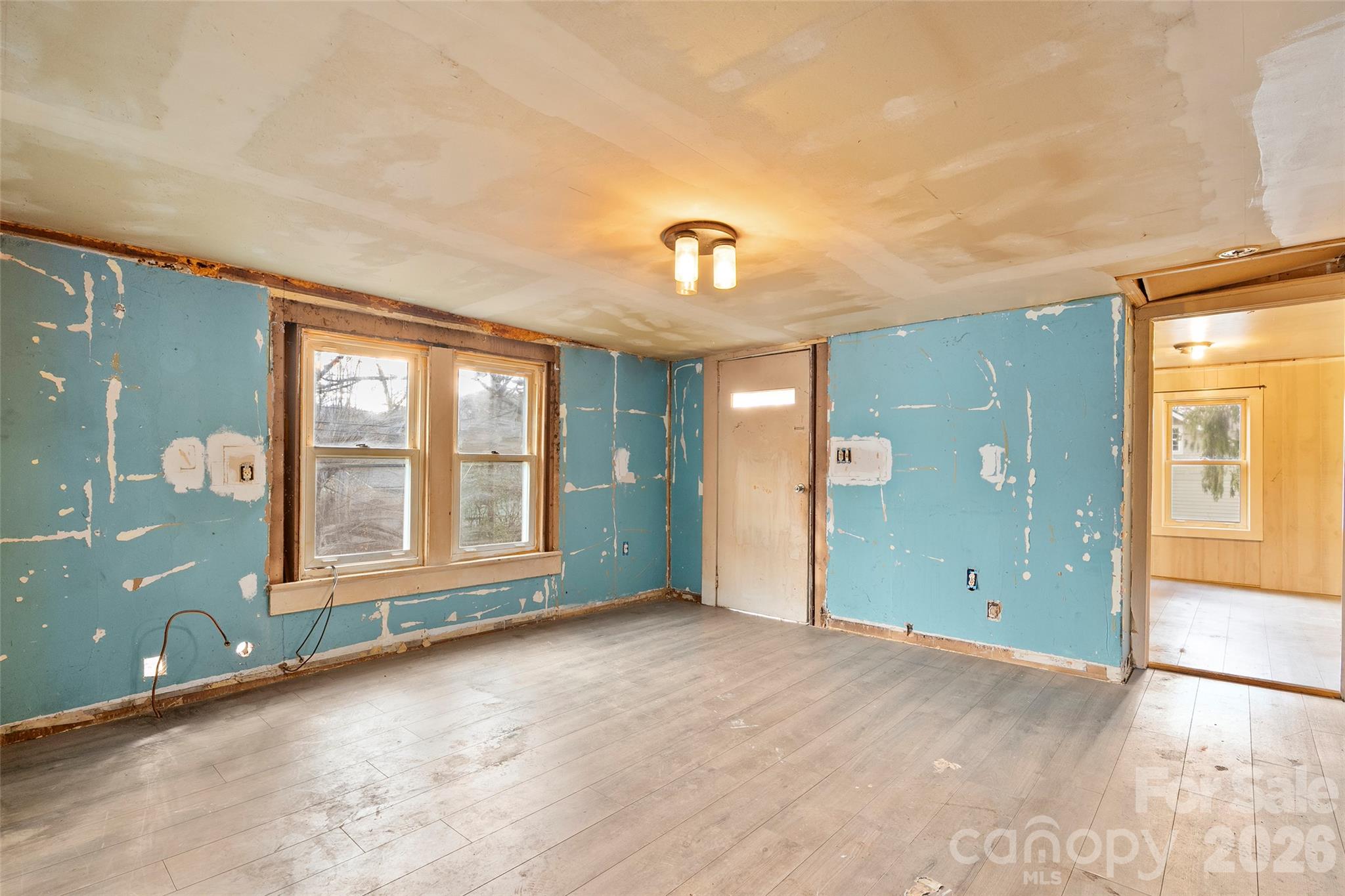 75 Travis Street Property Photo 4
