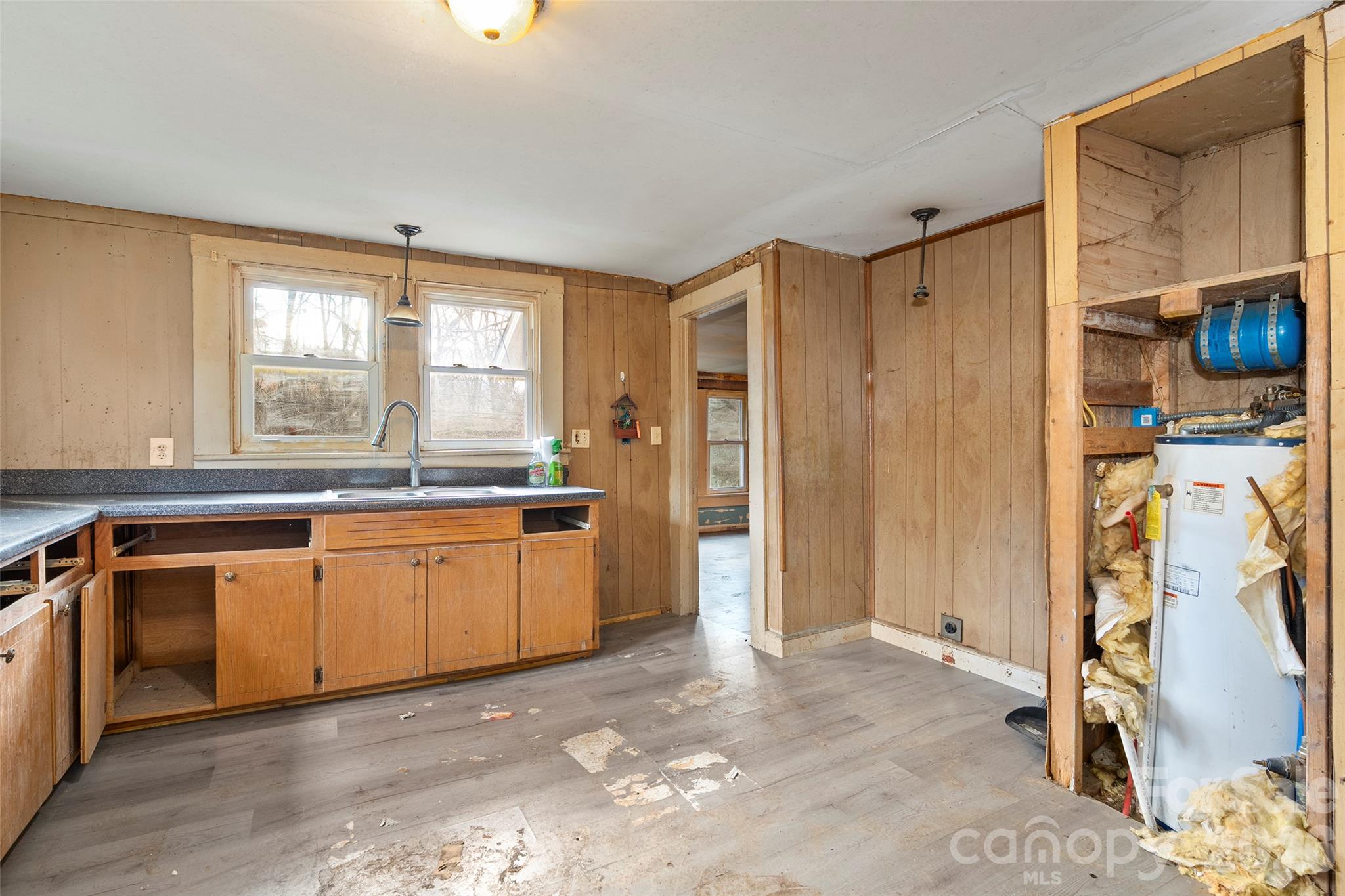 75 Travis Street Property Photo 6