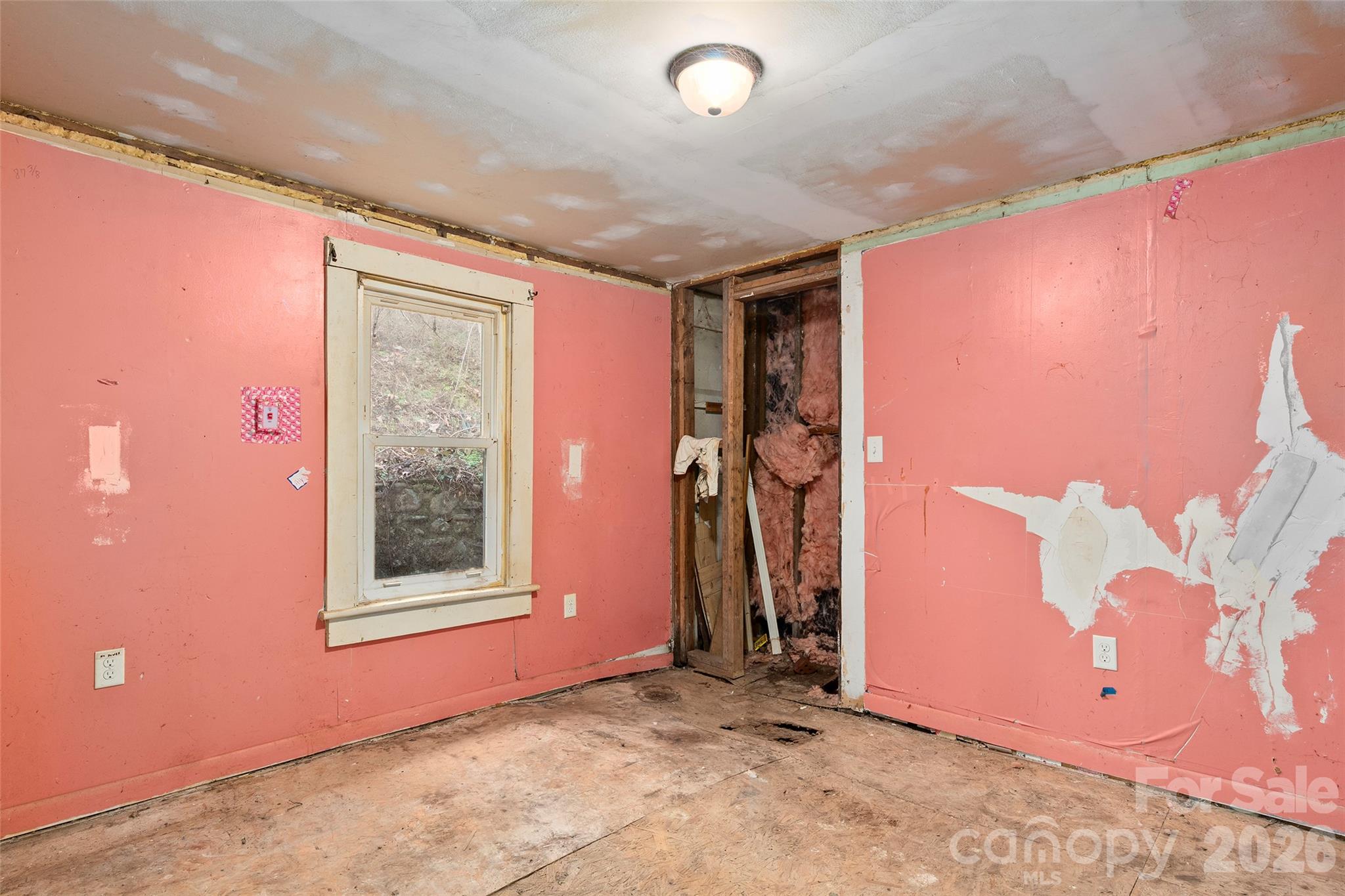 75 Travis Street Property Photo 11