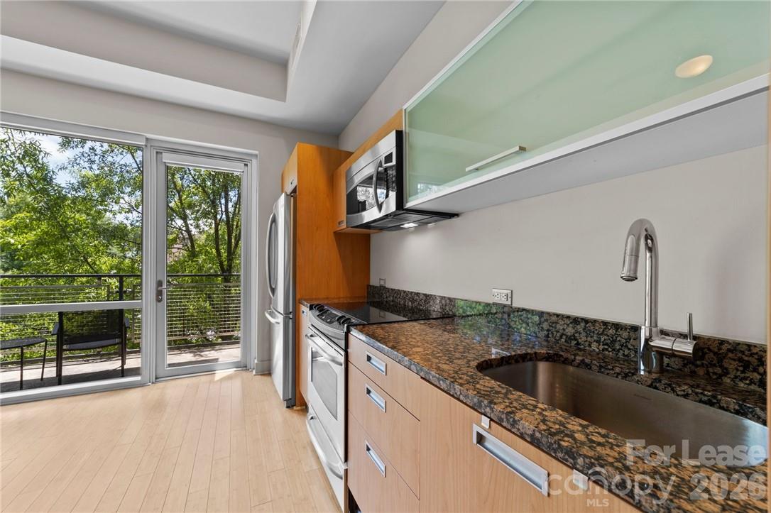 1133 Metropolitan Avenue 204 Property Photo 8