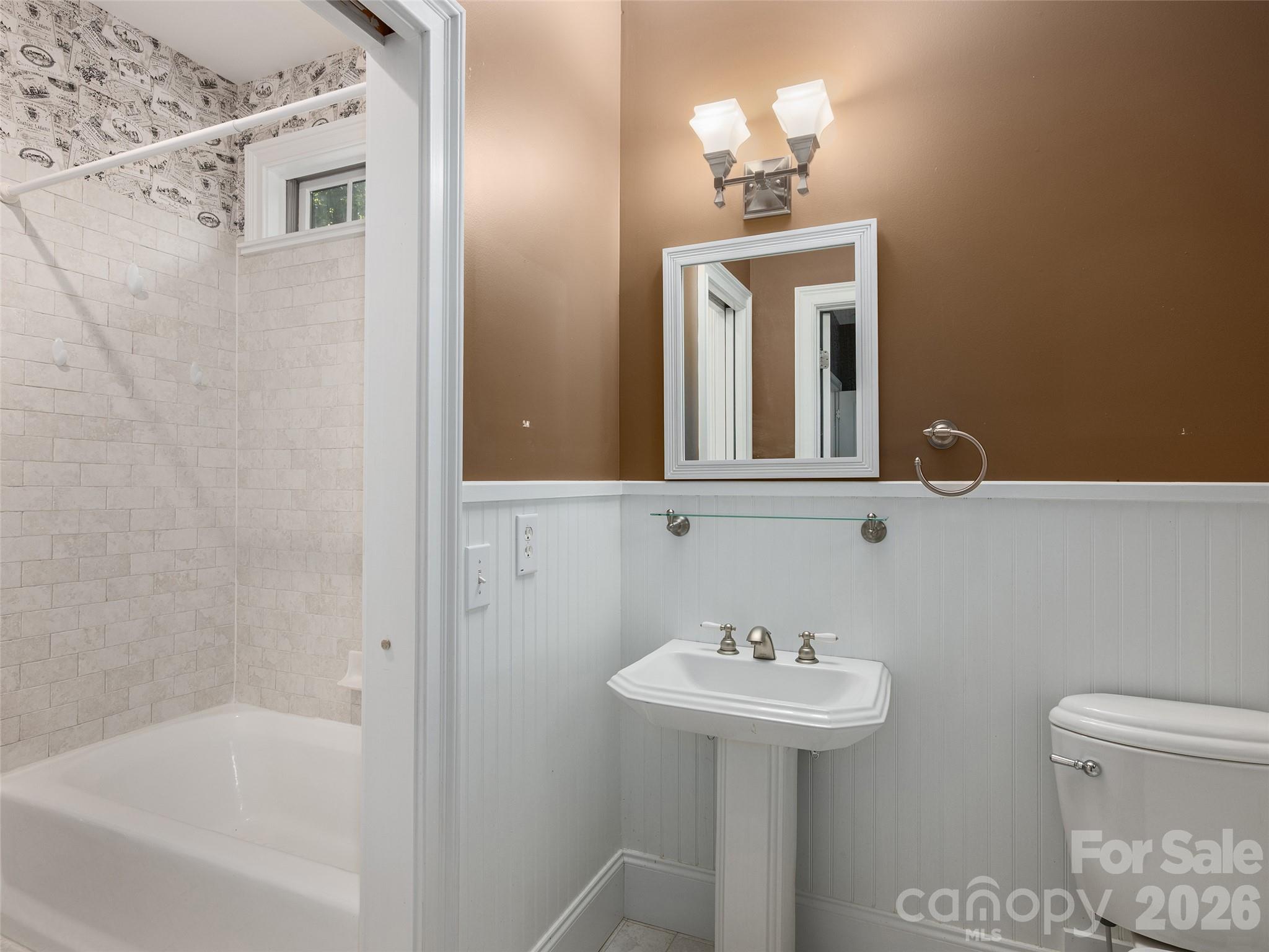 620 N Highland Road Property Photo 26