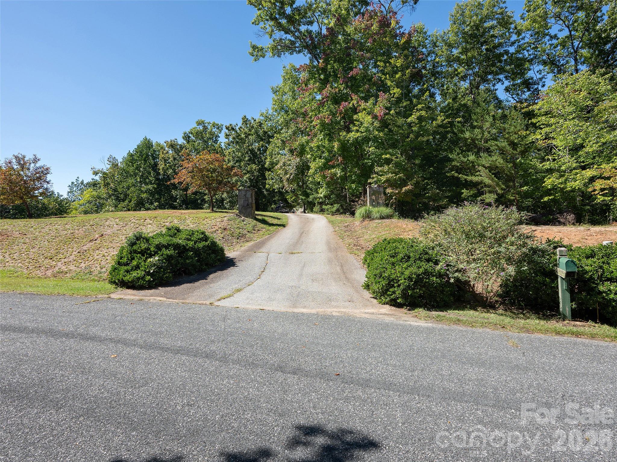 620 N Highland Road Property Photo 40