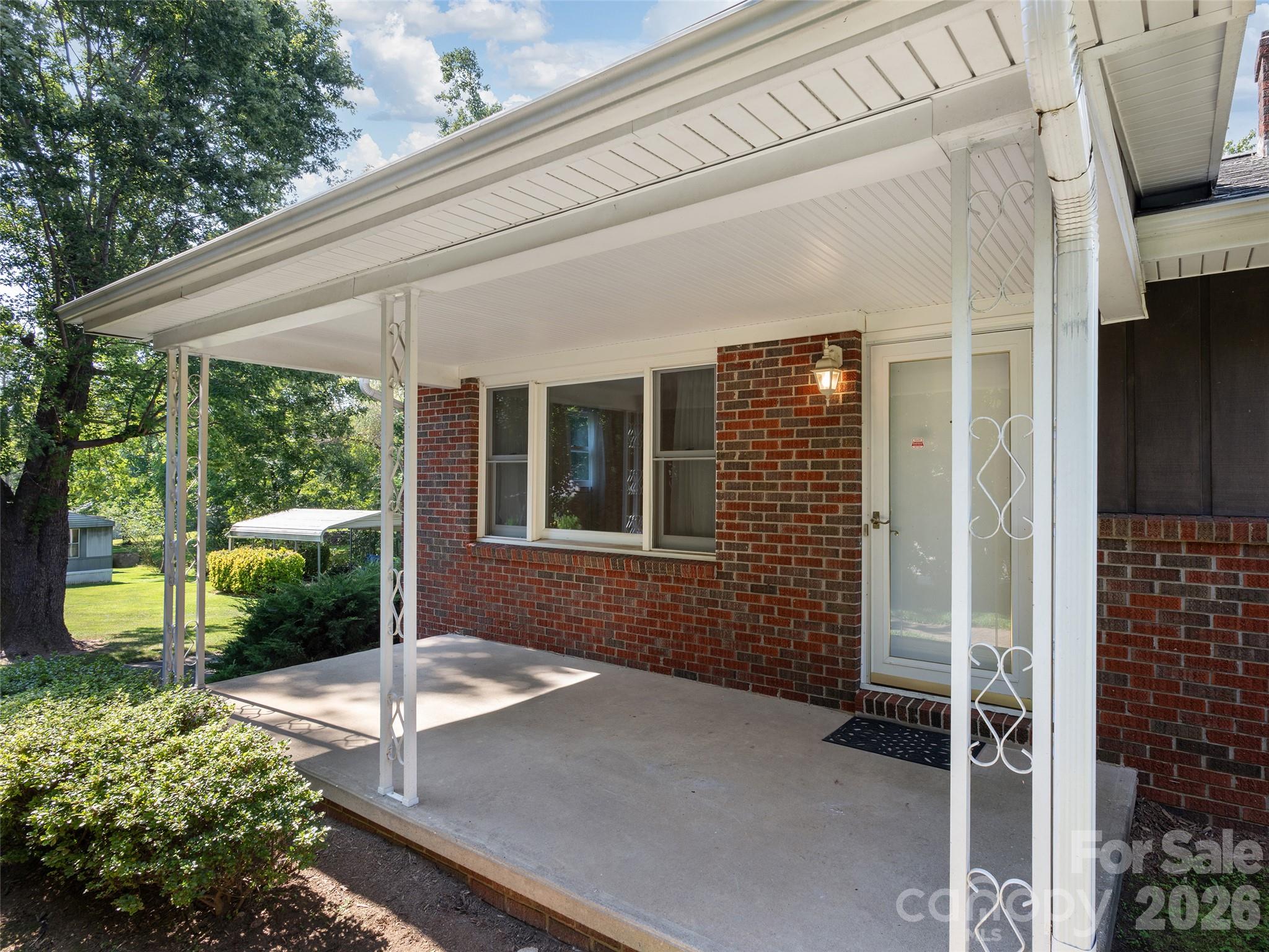 16 Ben Lippen Road Property Photo 4