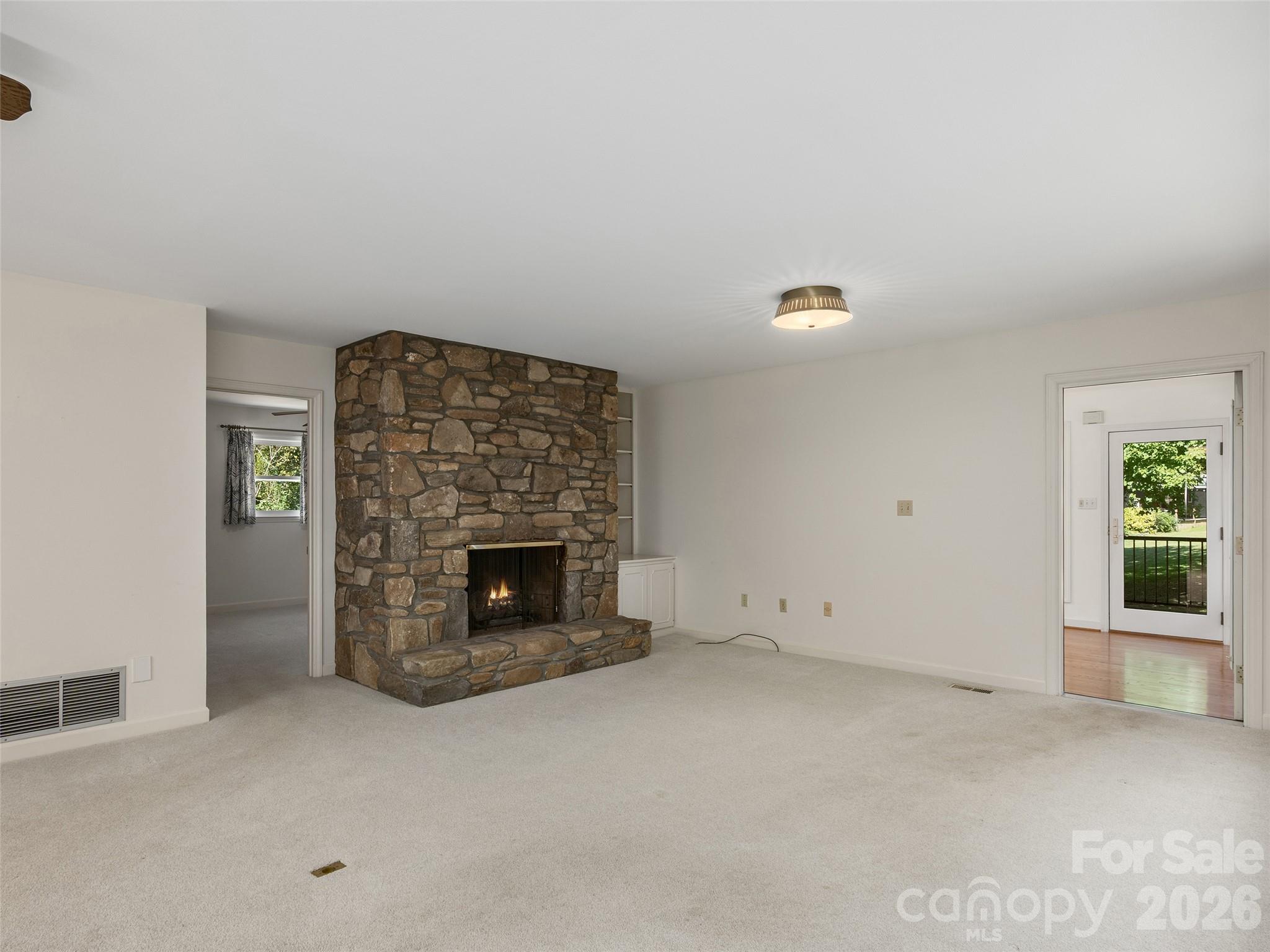 16 Ben Lippen Road Property Photo 6