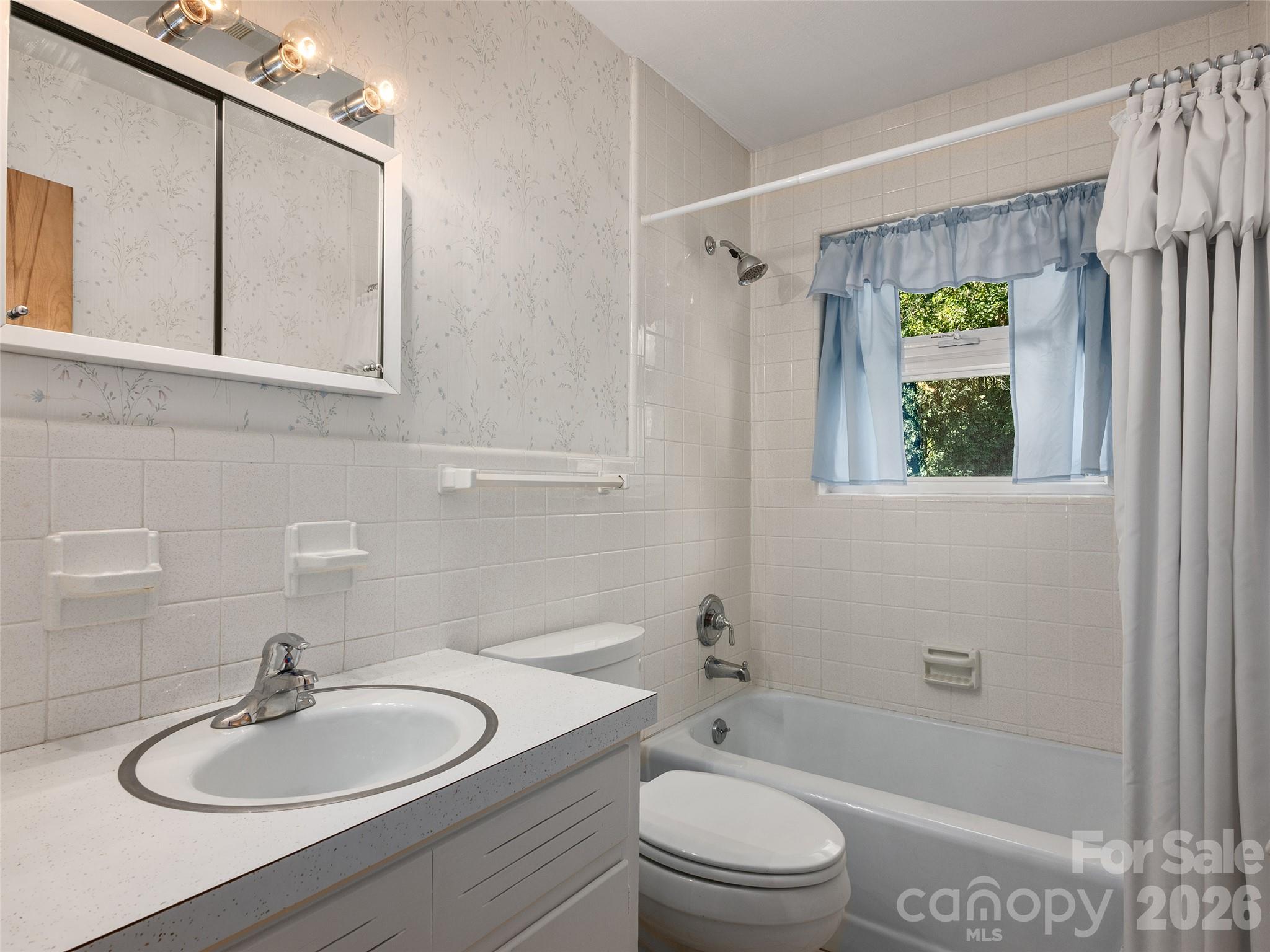 16 Ben Lippen Road Property Photo 12