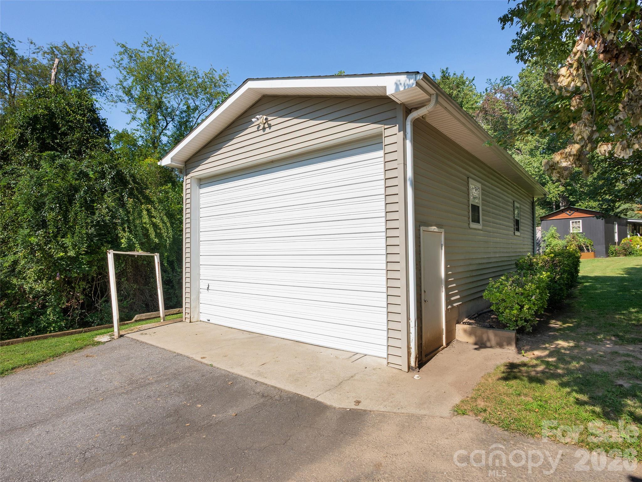 16 Ben Lippen Road Property Photo 22