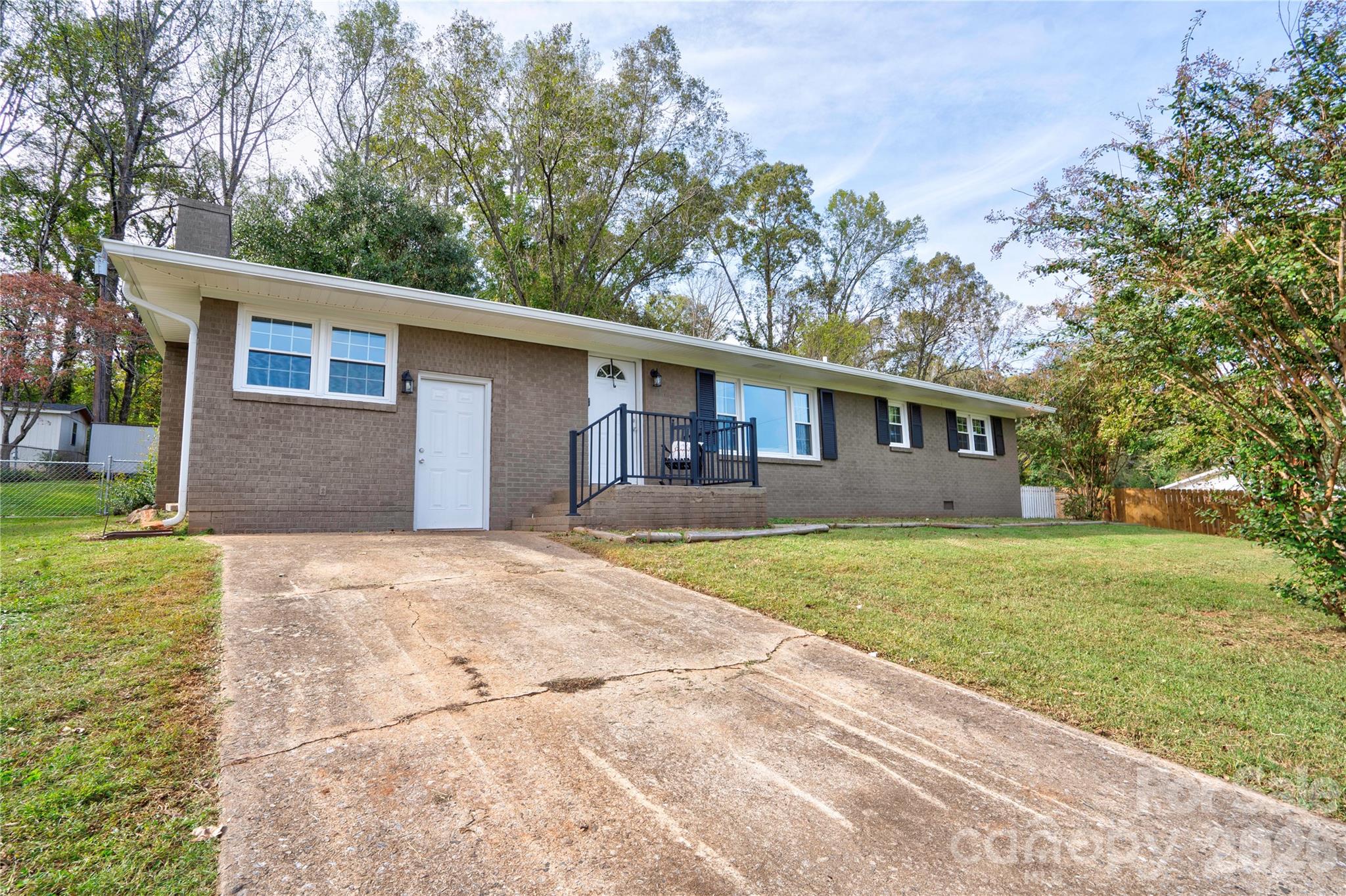 468 Edwards Street Property Photo 1