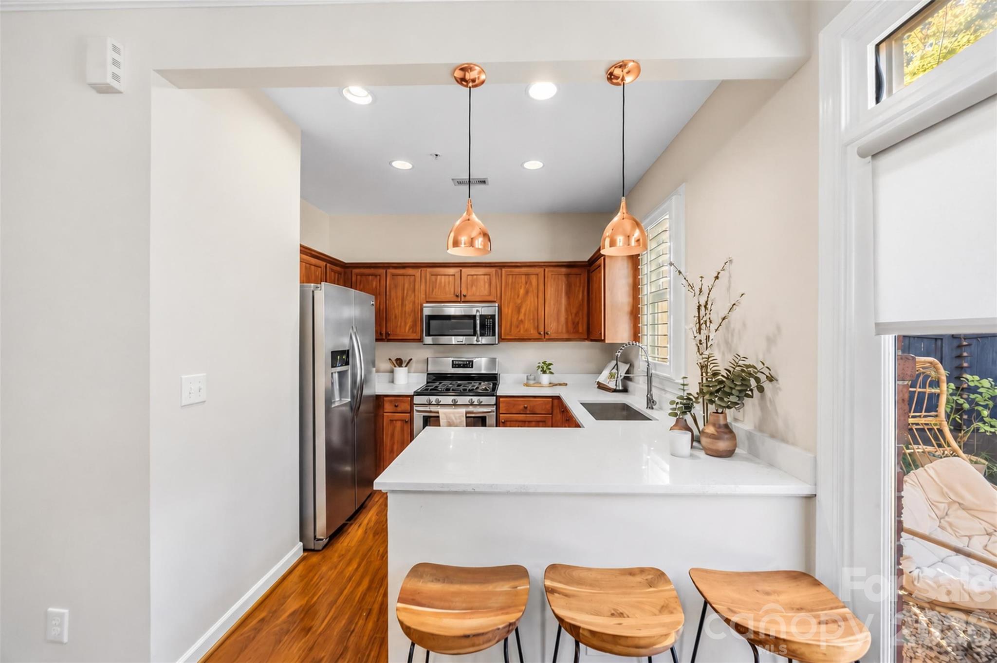 976 Park Slope Drive Property Photo 11