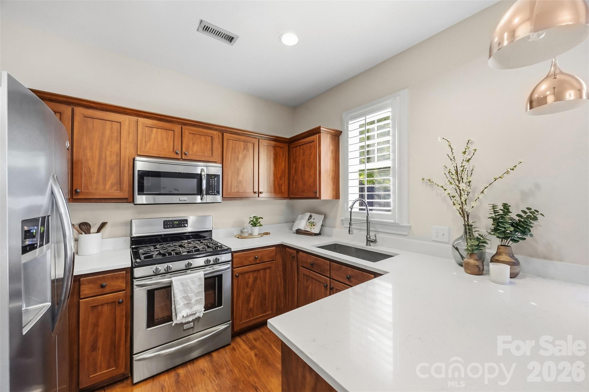 976 Park Slope Drive Property Photo 12