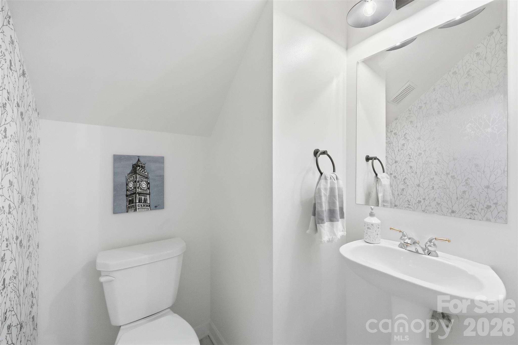976 Park Slope Drive Property Photo 15