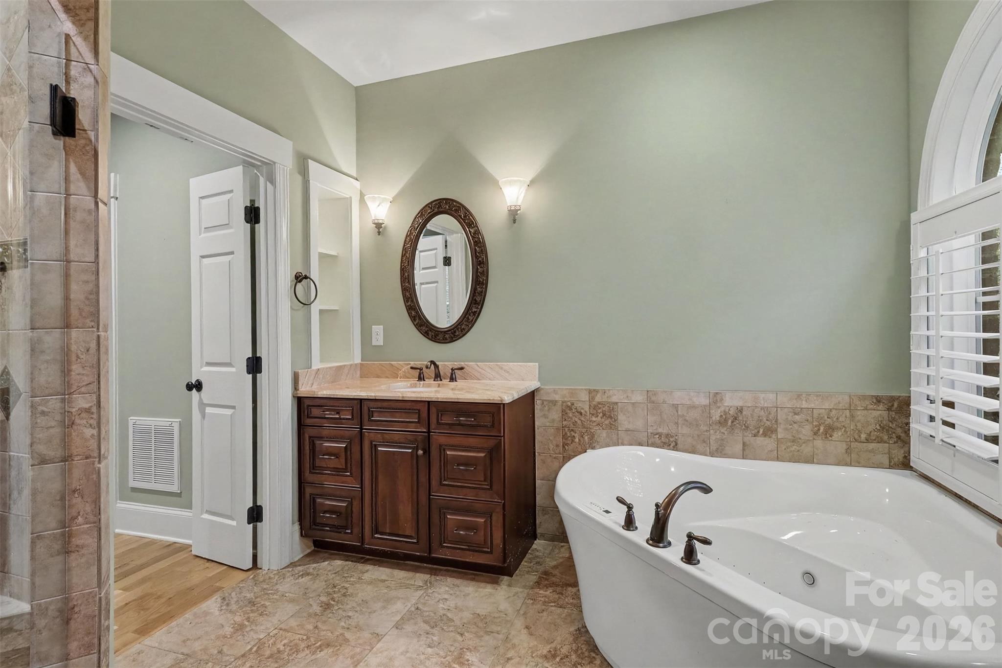 8611 Kerns Meadow Lane Property Photo 19