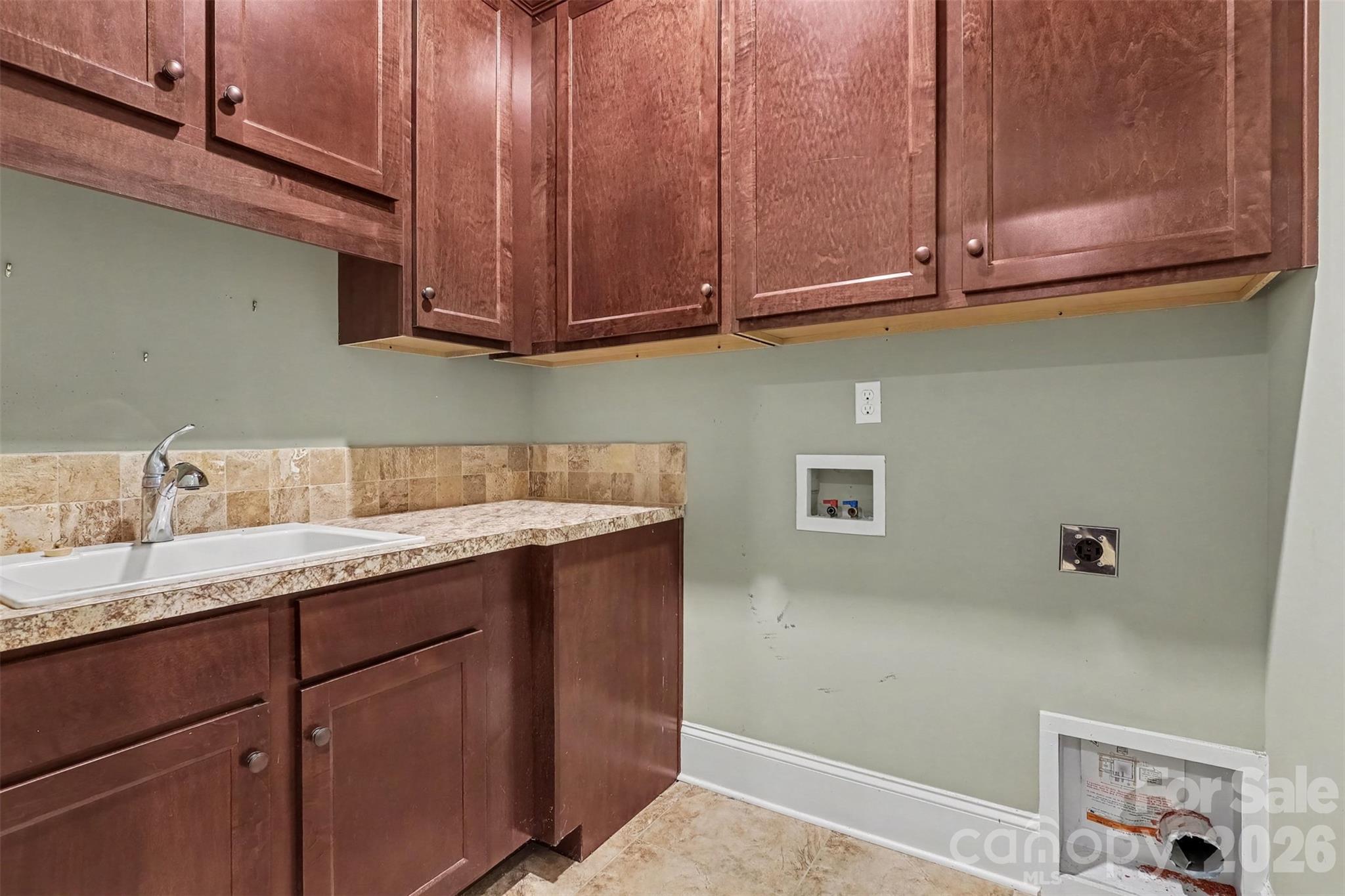 8611 Kerns Meadow Lane Property Photo 28