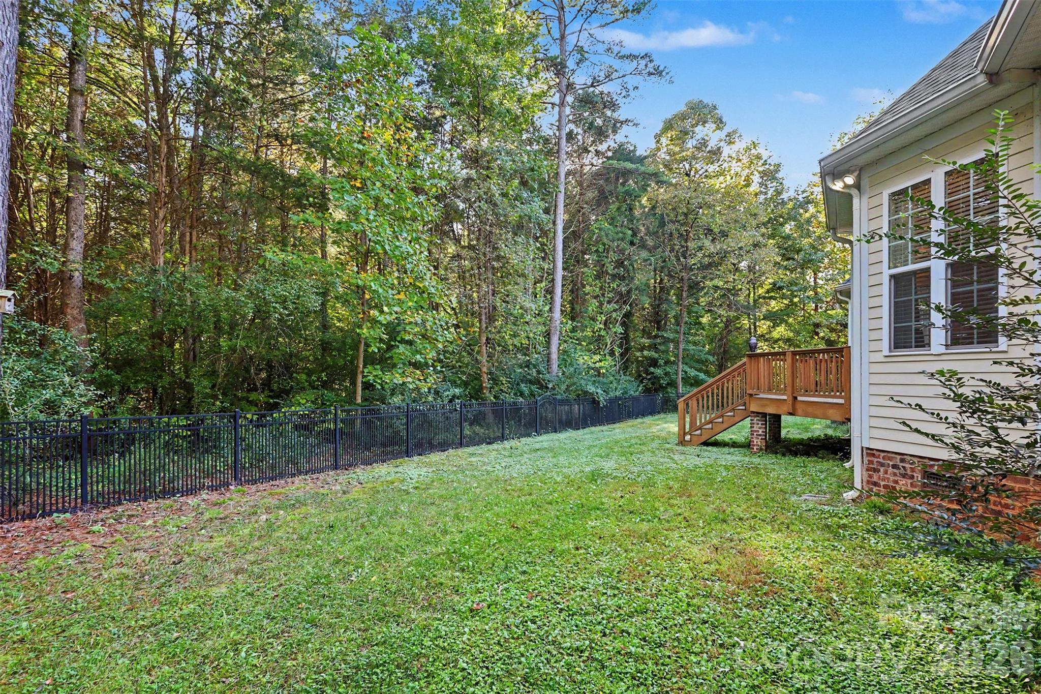 8611 Kerns Meadow Lane Property Photo 29