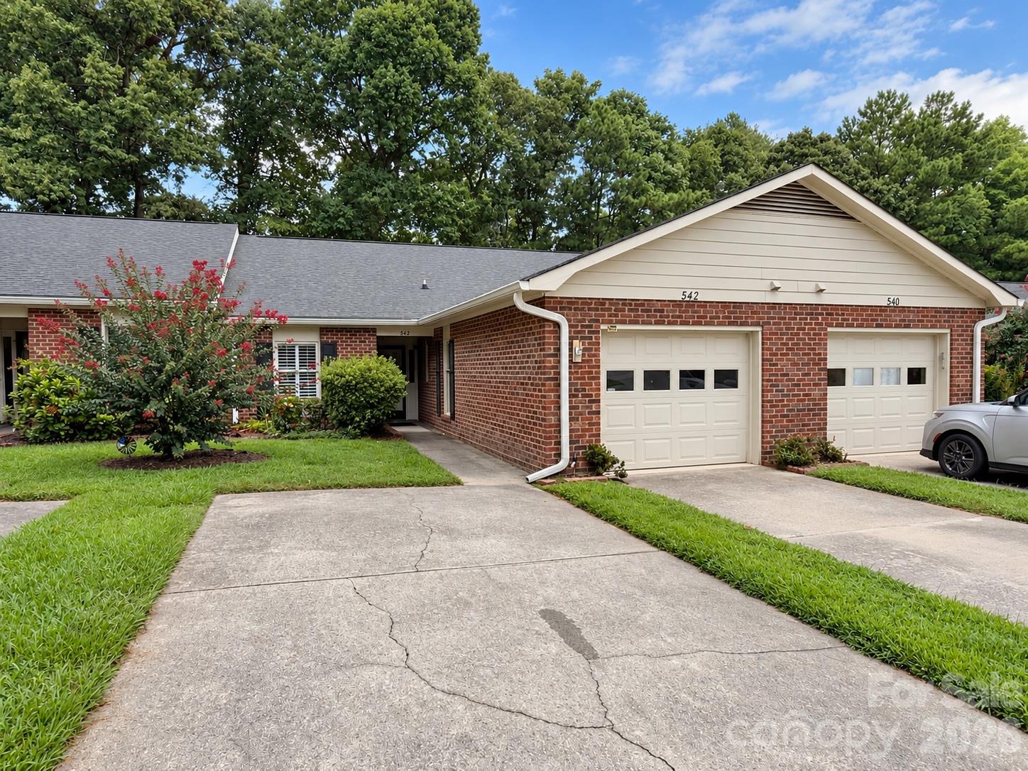 542 Camrose Circle Property Photo 1