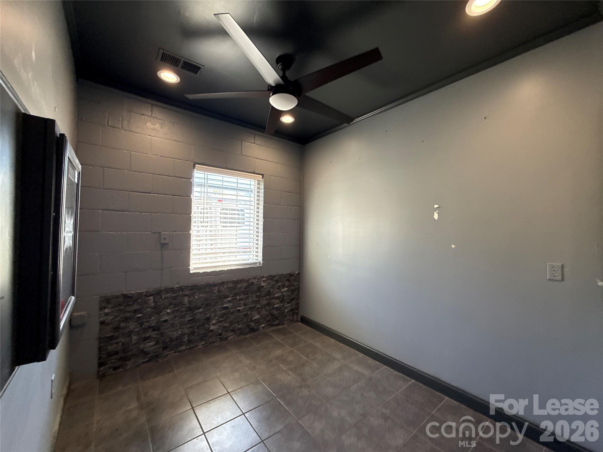 3811 Monroe Road Property Photo 10