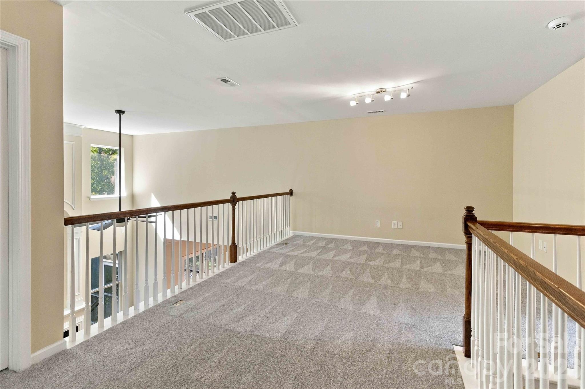 724 Rawlings Place Property Photo 25