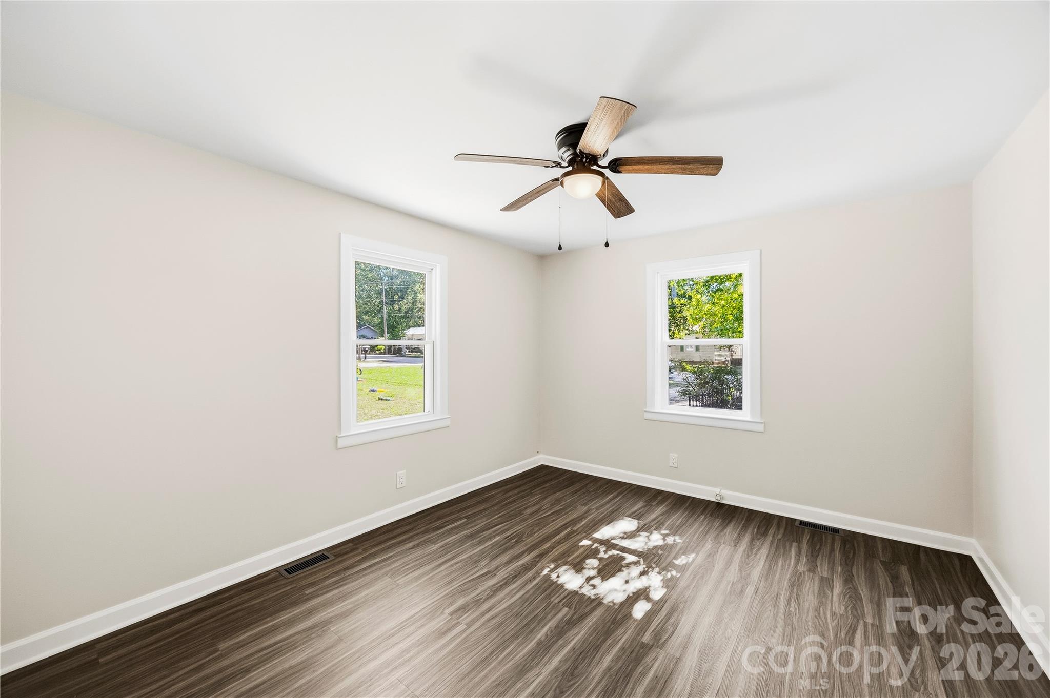 915 Skyway Drive Property Photo 11