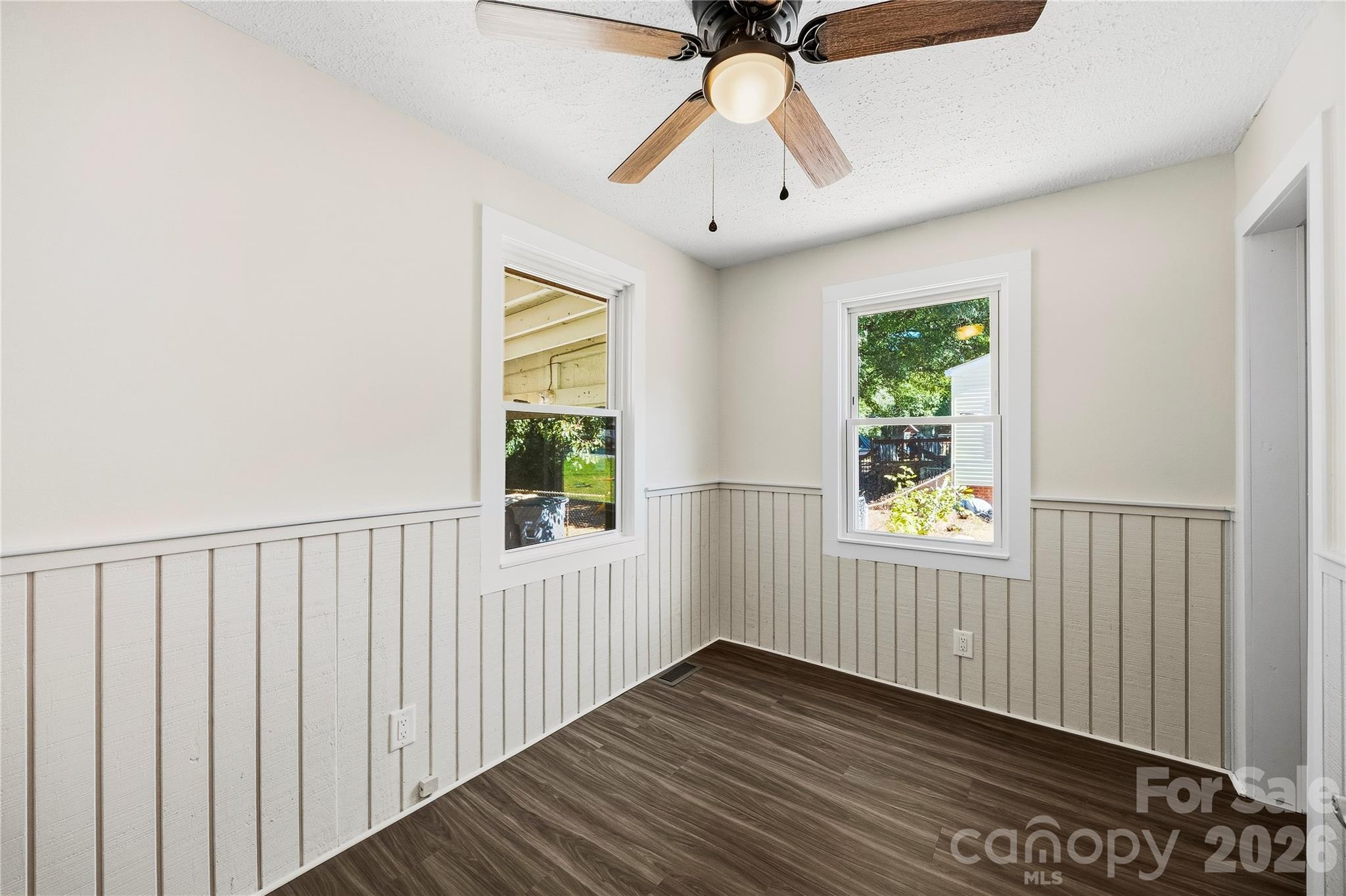 915 Skyway Drive Property Photo 16