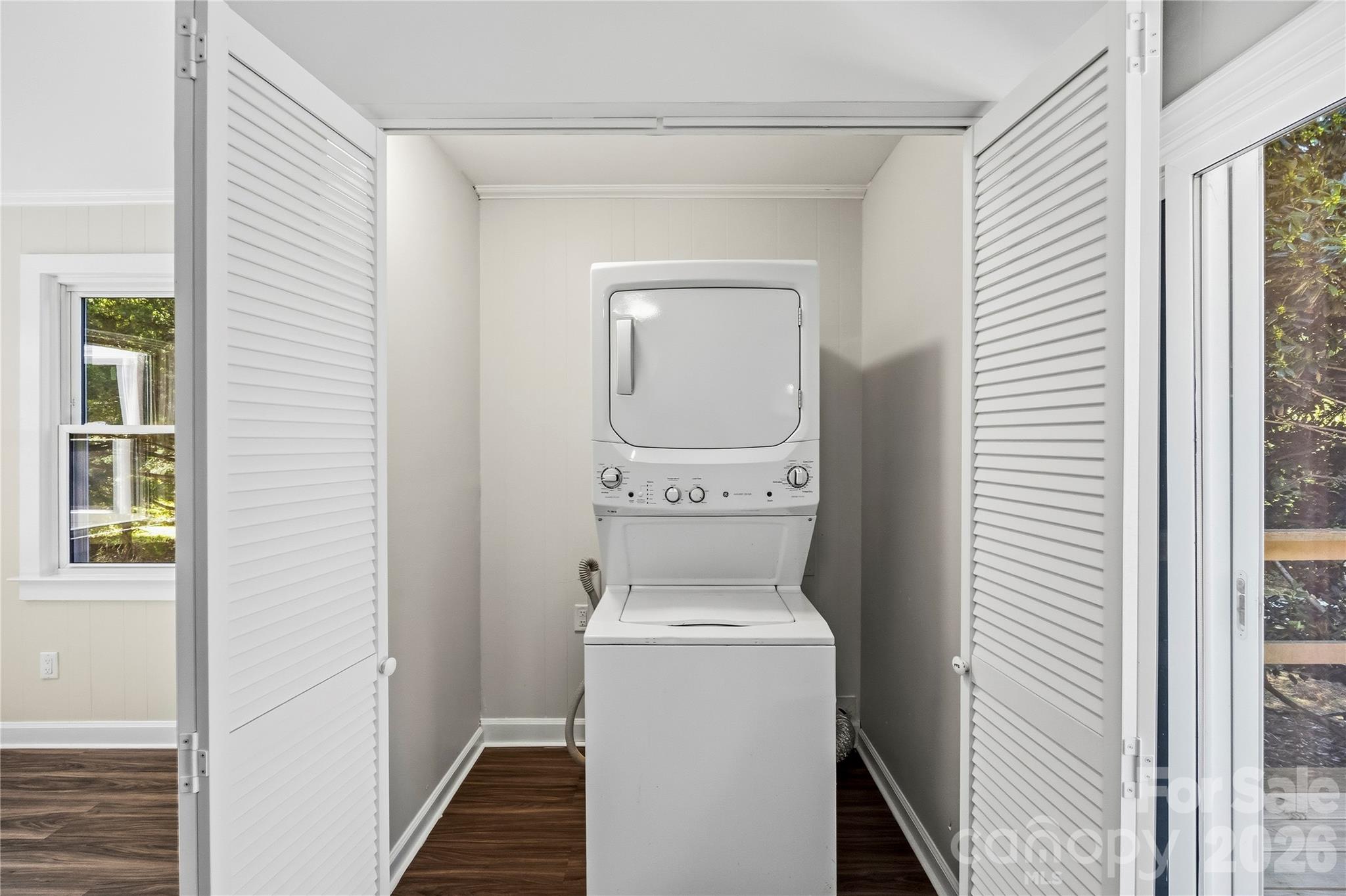 915 Skyway Drive Property Photo 19
