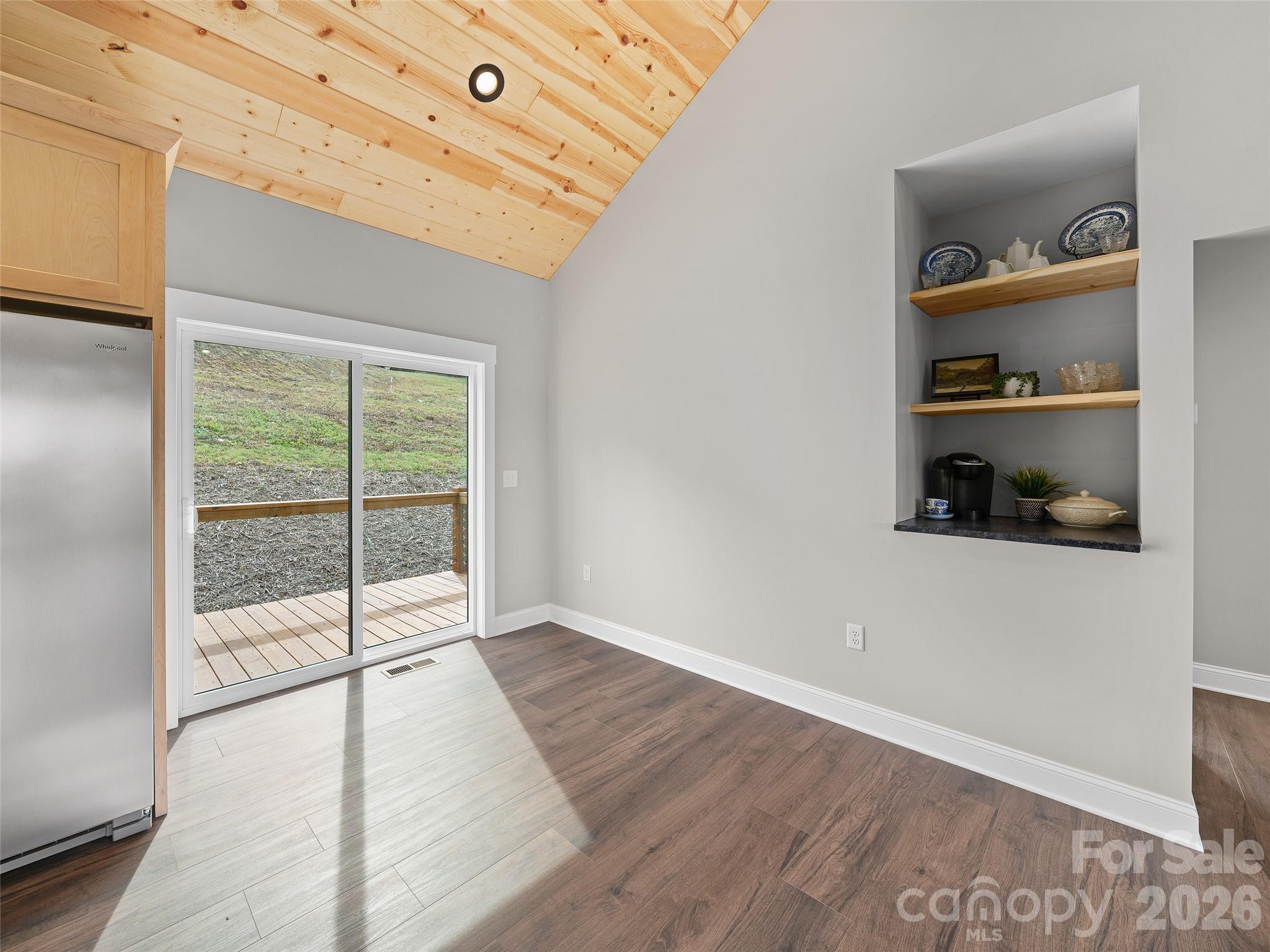 110 Shangrila Trail Property Photo 12