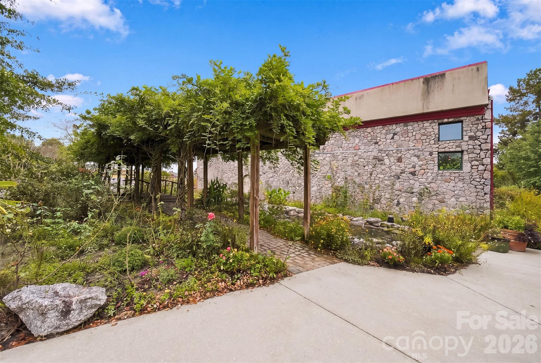 26 Commerce Drive Property Photo 32