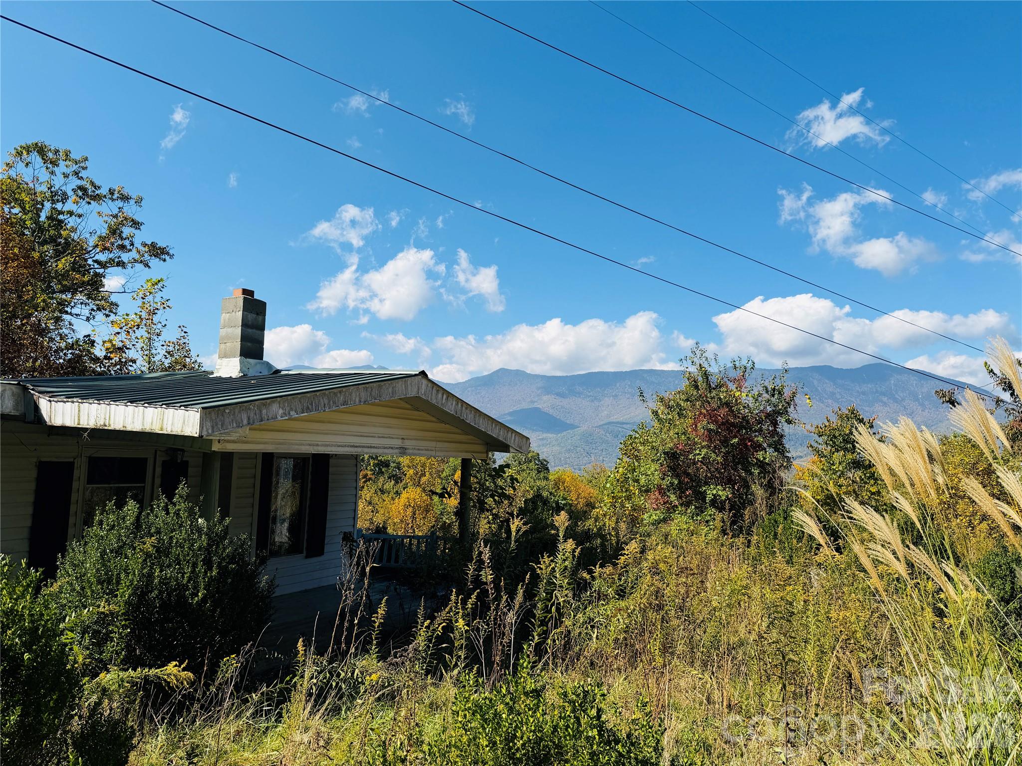 215 High View Trail Property Photo 3