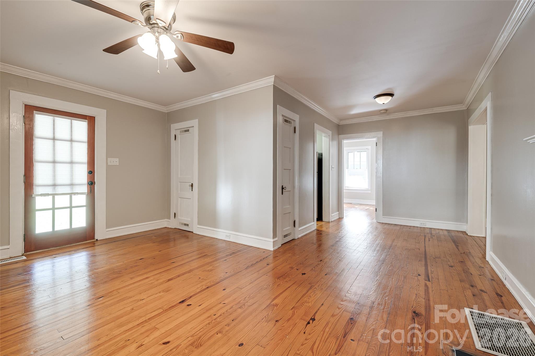 525 Forest Lane Property Photo 6