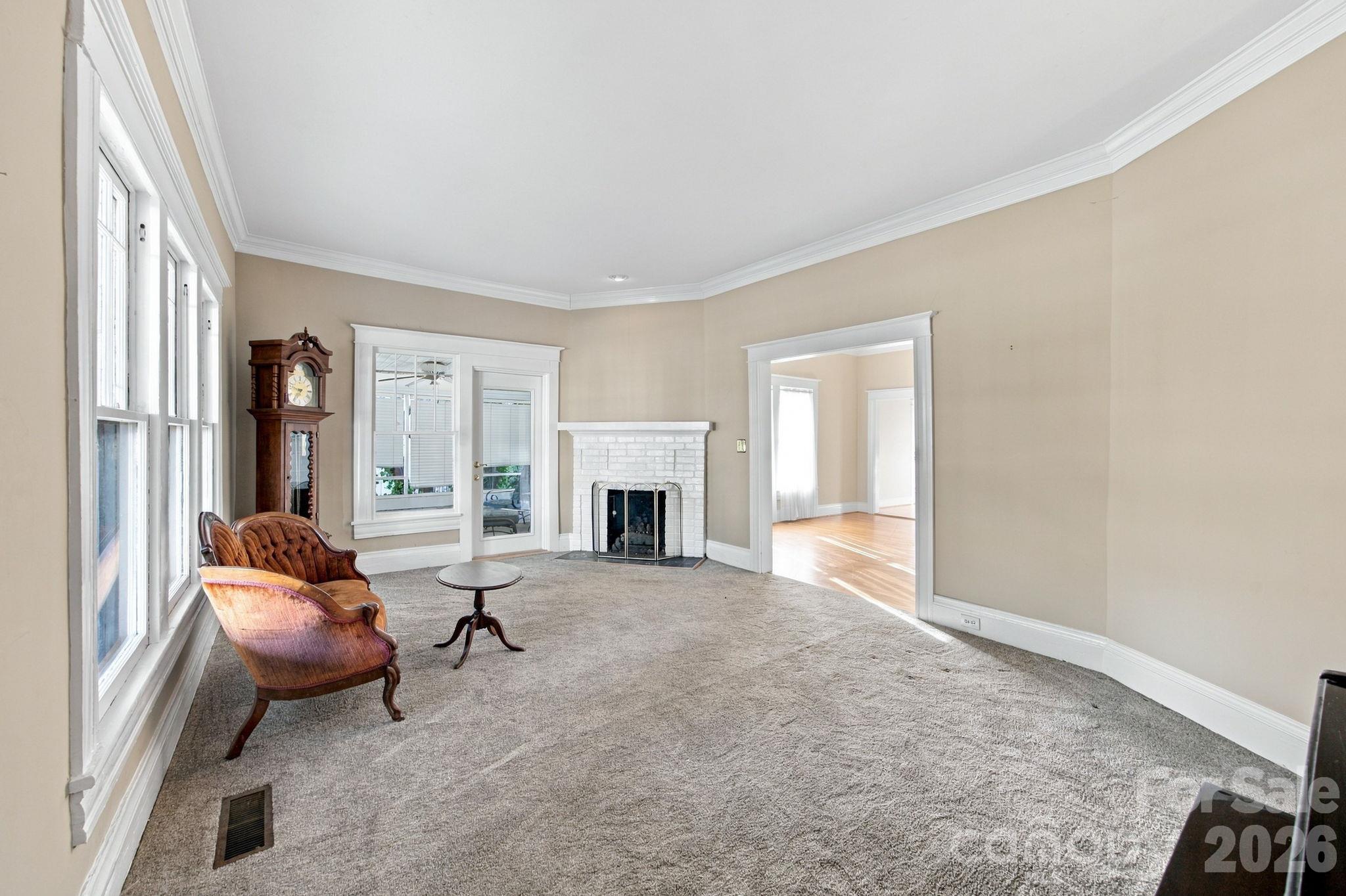 301 8th Street Property Photo 4