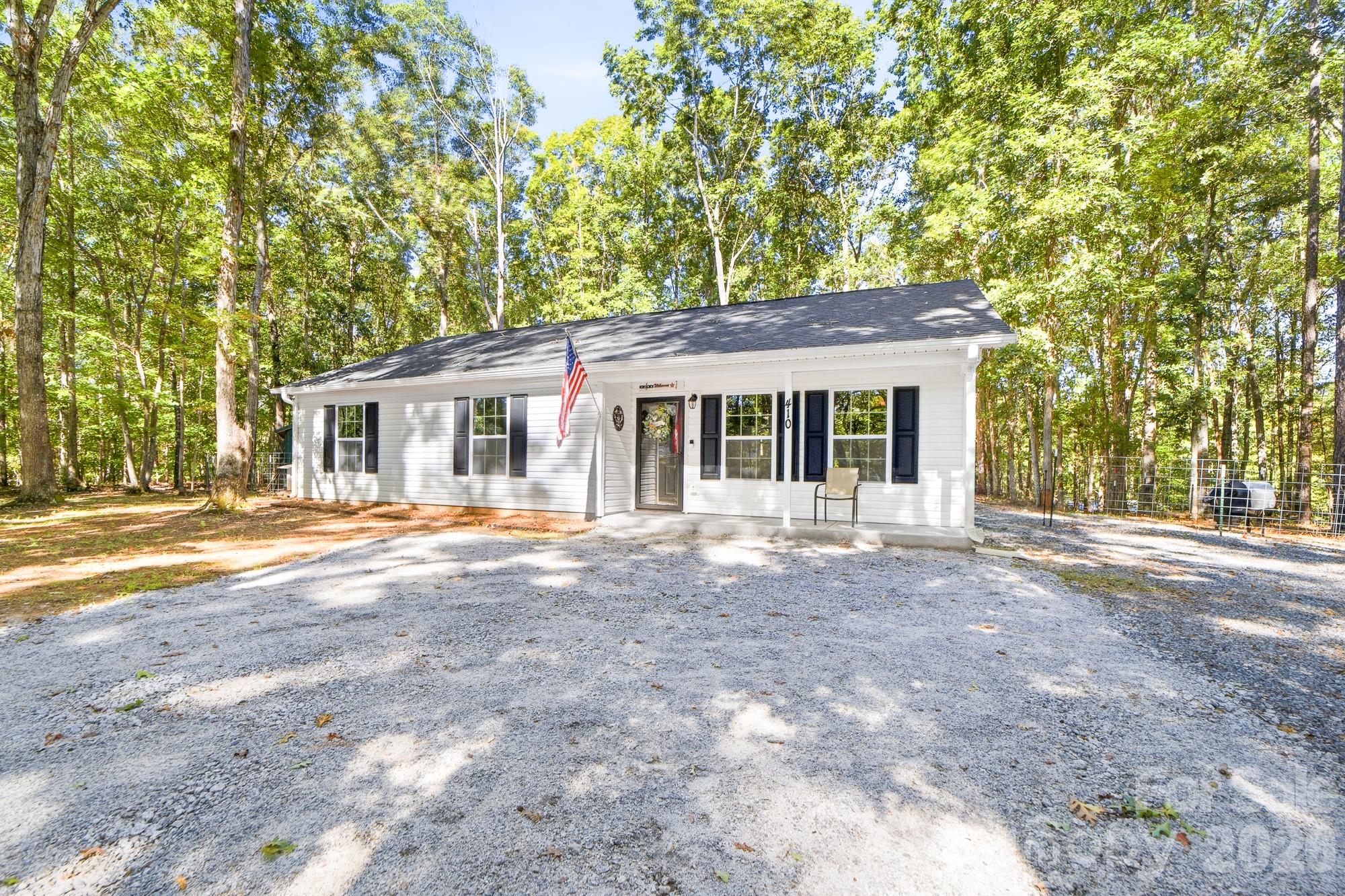 410 W Shiloh Unity Road Property Photo 1