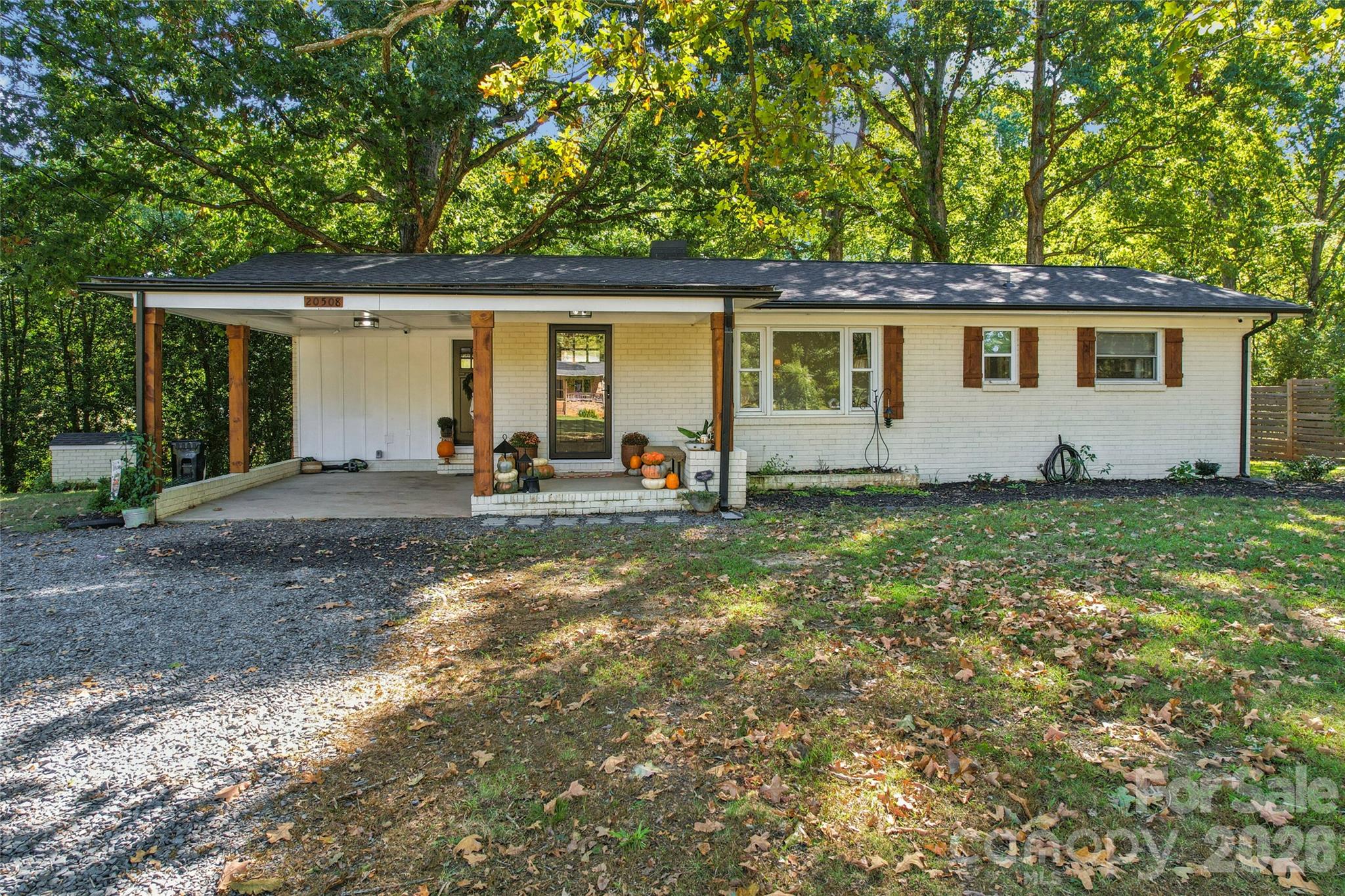 20508 Indian Mound Road Property Photo 2
