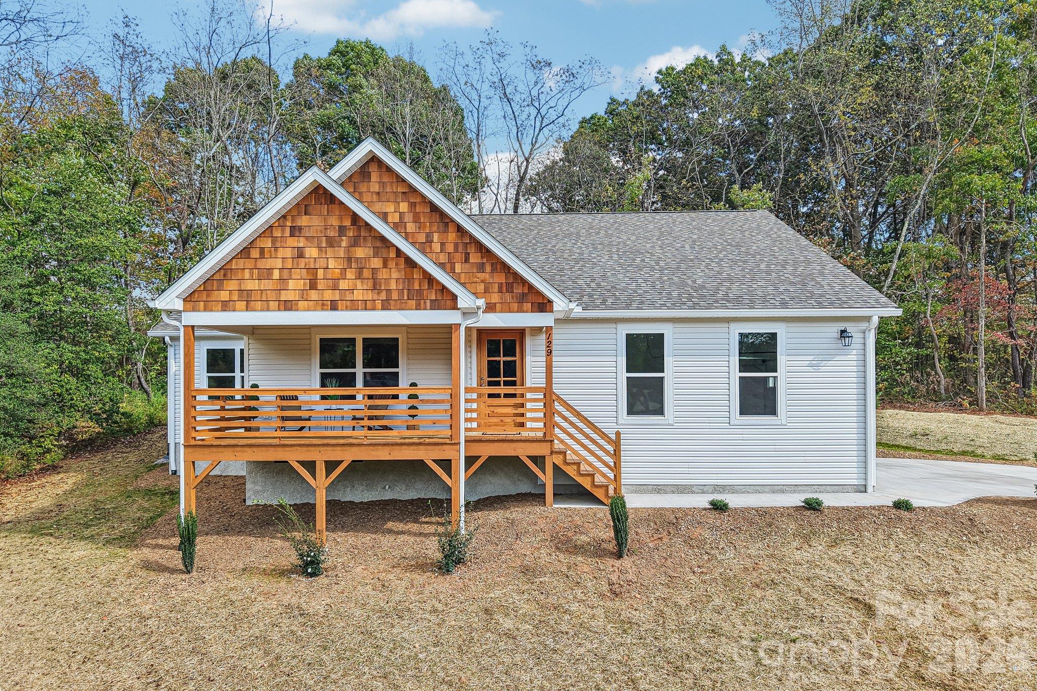129 Lincoln Ridge Drive 3 Property Photo 1