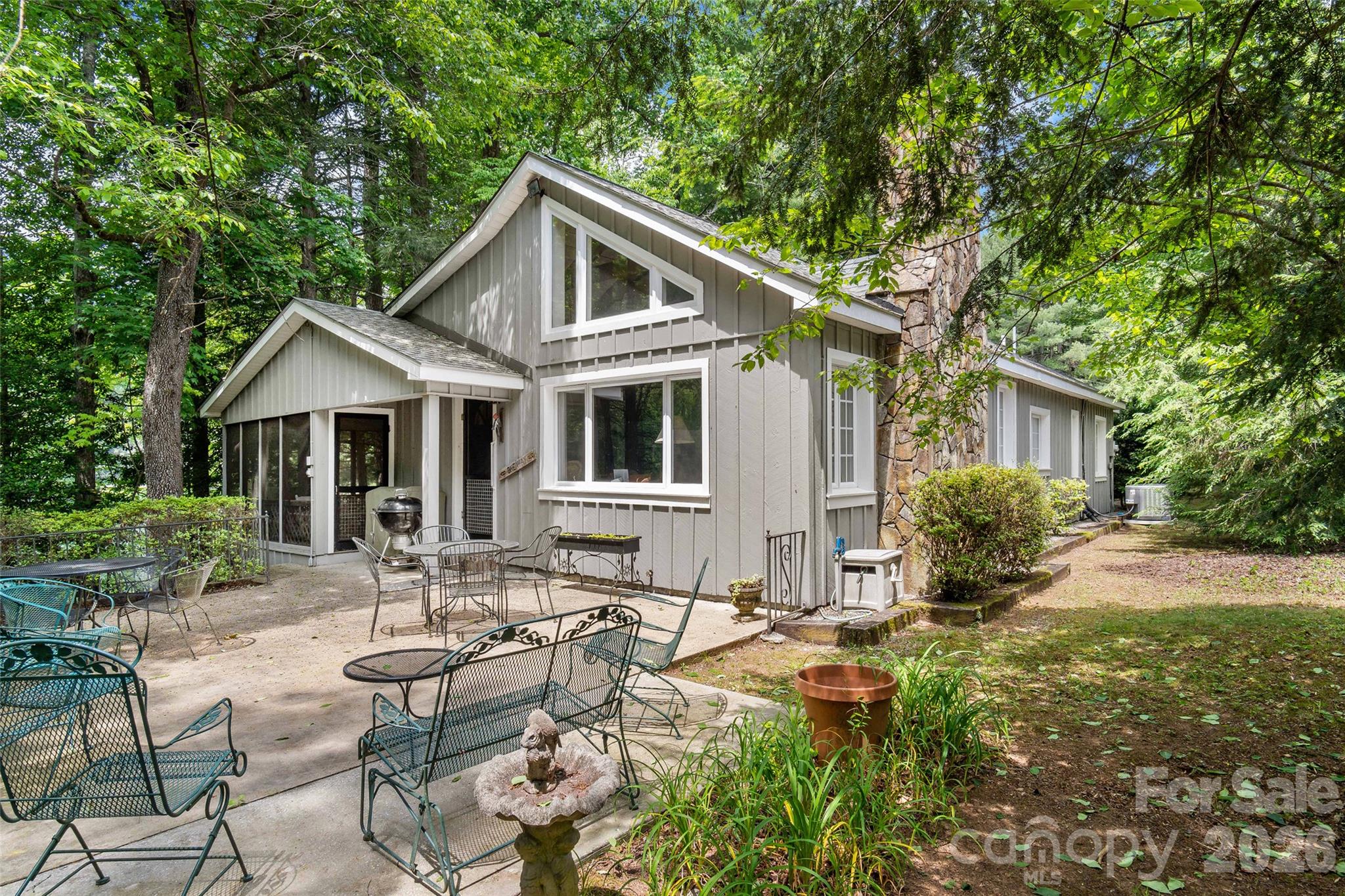138 Gowan Point 4 Property Photo 1